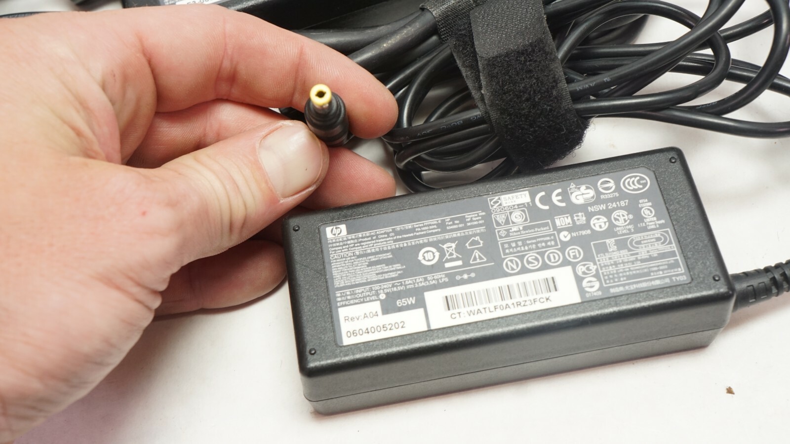 (17) OEM HP 45/65/90W Mixed Model Power Adapter Laptop Charger