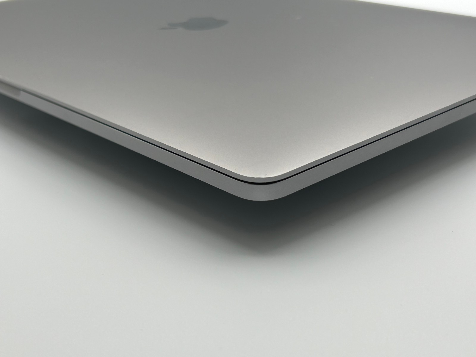 Apple MacBook Pro A1990 15″ Core i9 16GB 512GB Radeon Pro 560X 2019 JL02B-06