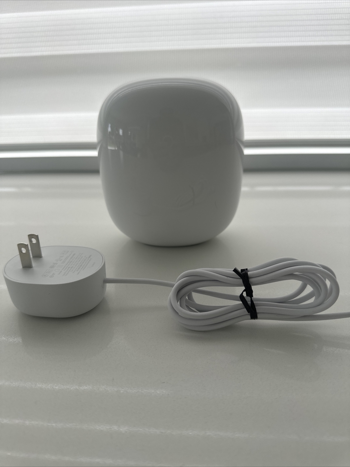 Google Nest WiFi Pro G6ZUC GA03030-US Wi-Fi 6E Router Snow.