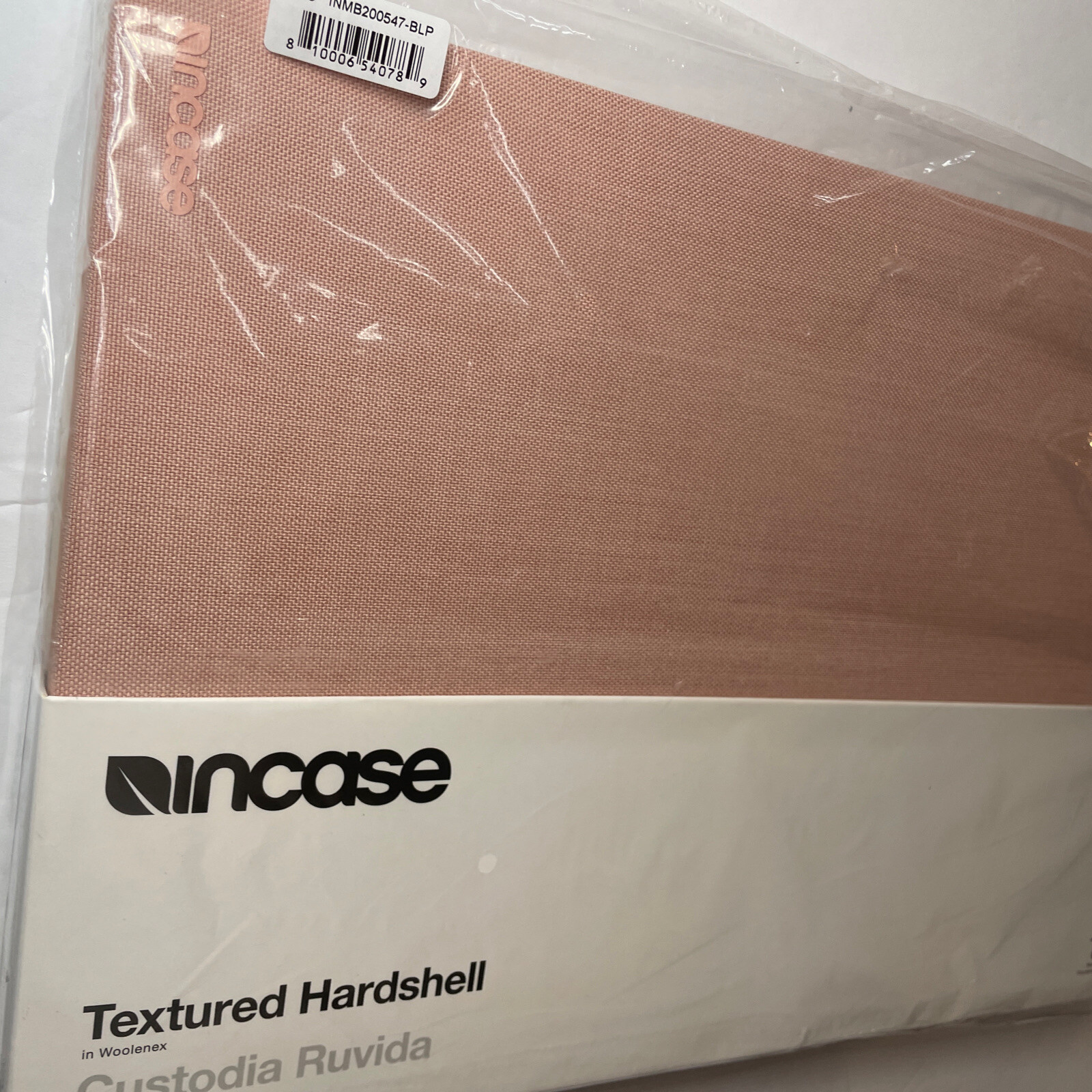 New InCase Textured Hardshell Case Woolenex PINK Apple MacBook Pro 15″