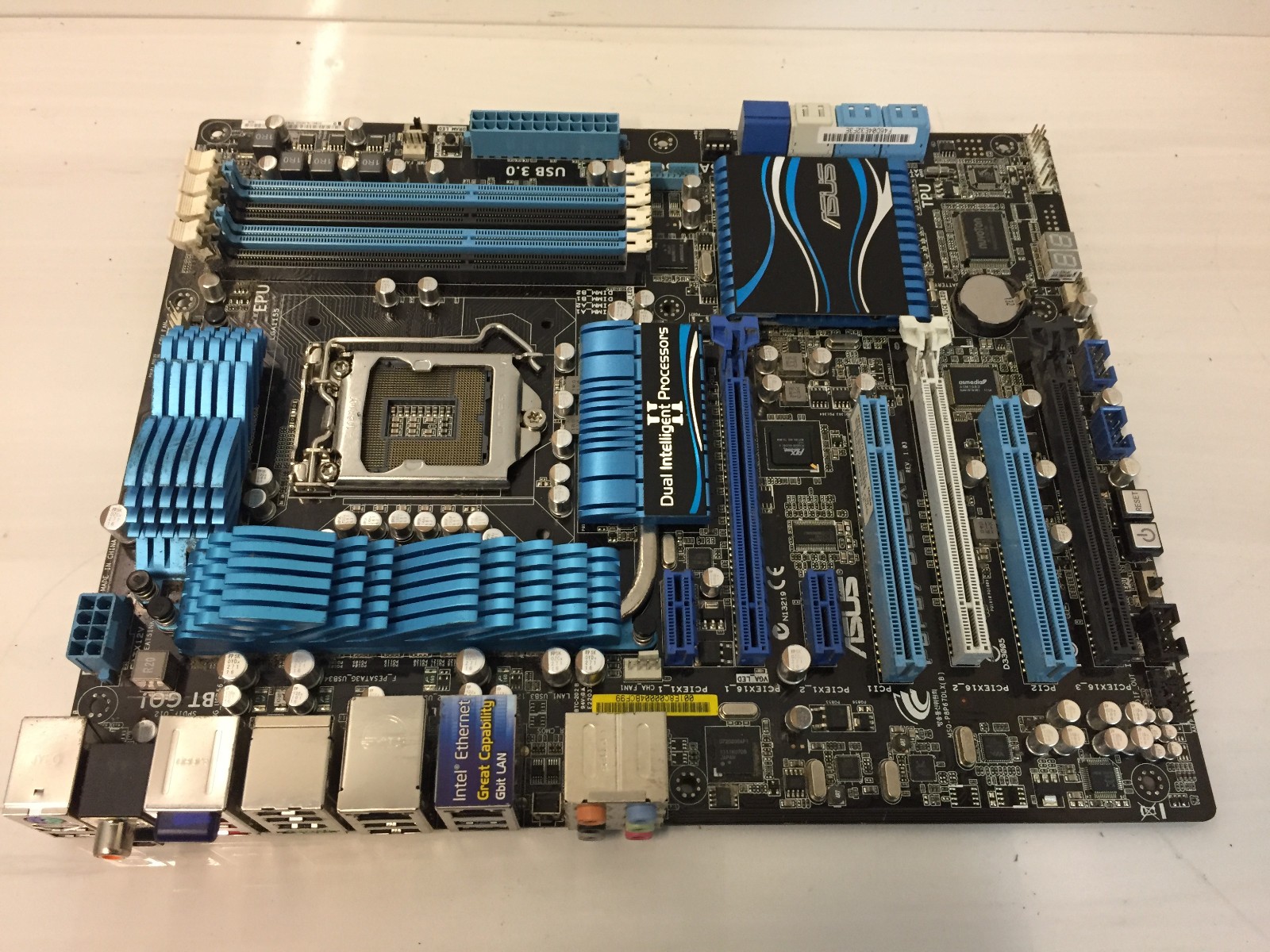 ASUS P8P67 Deluxe Rev 1.03 Motherboard LGA 1155 Intel P67 DDR3 ATX Dual LAN