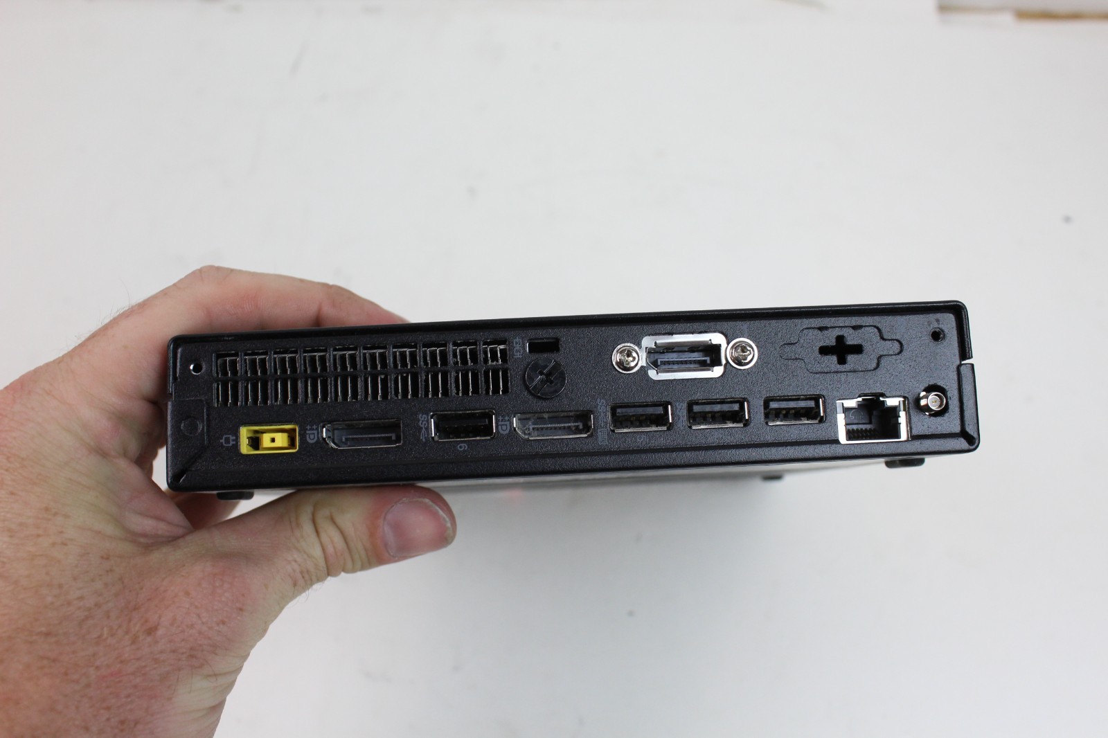 Lenovo ThinkCentre M910q Tiny Core i5-6500T 8GB RAM NO HDD