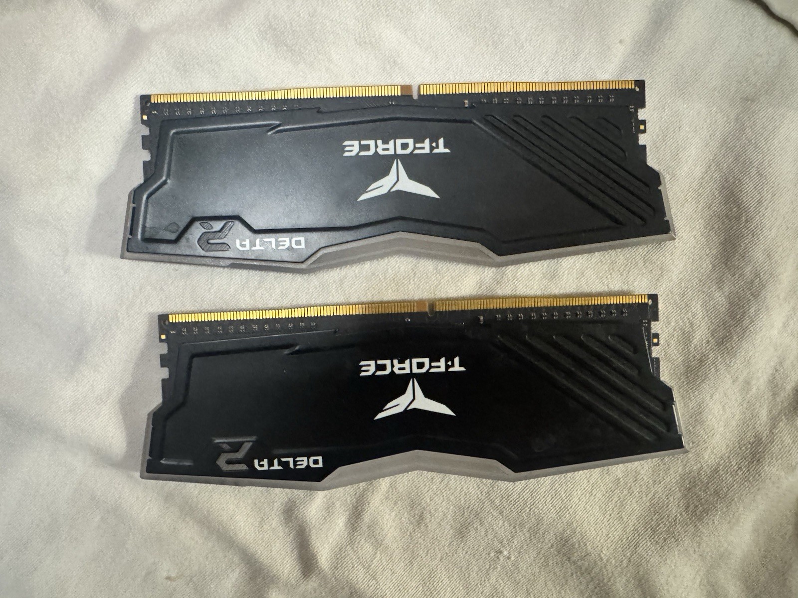 TeamGroup T-Force Delta RGB 16GB (2x8GB) DDR4 2666MHz CL15 Desktop RAM Kit