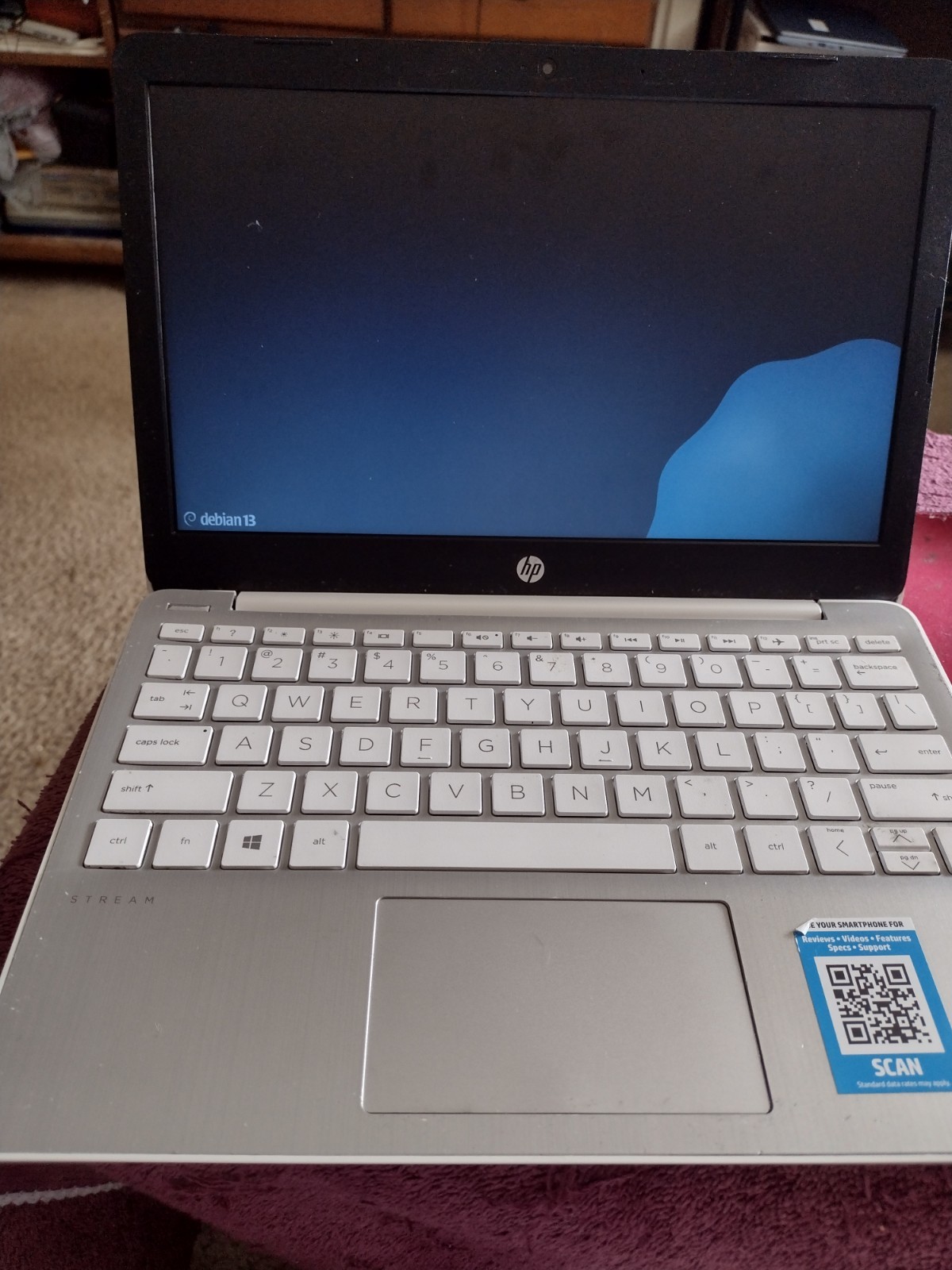 HP Stream 11-ak0035nr Intel ATOM X5-E8000 4GB/32GB/11.6″ NICE GOOD BATT DEBIAN