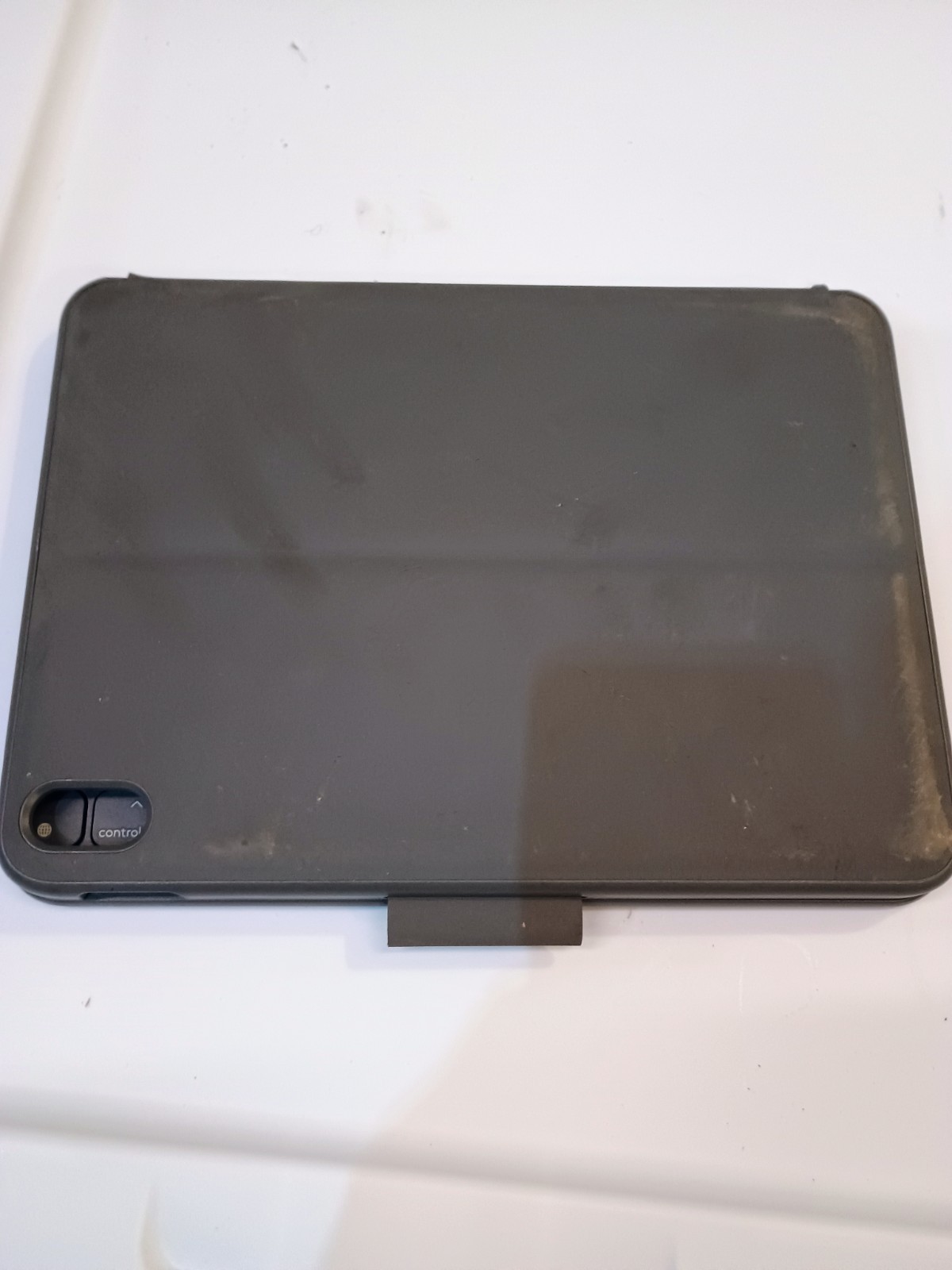 Logitech Slim Folio Keyboard Case for iPad (Gen 10 & A16) w/Bluetooth Keyboard