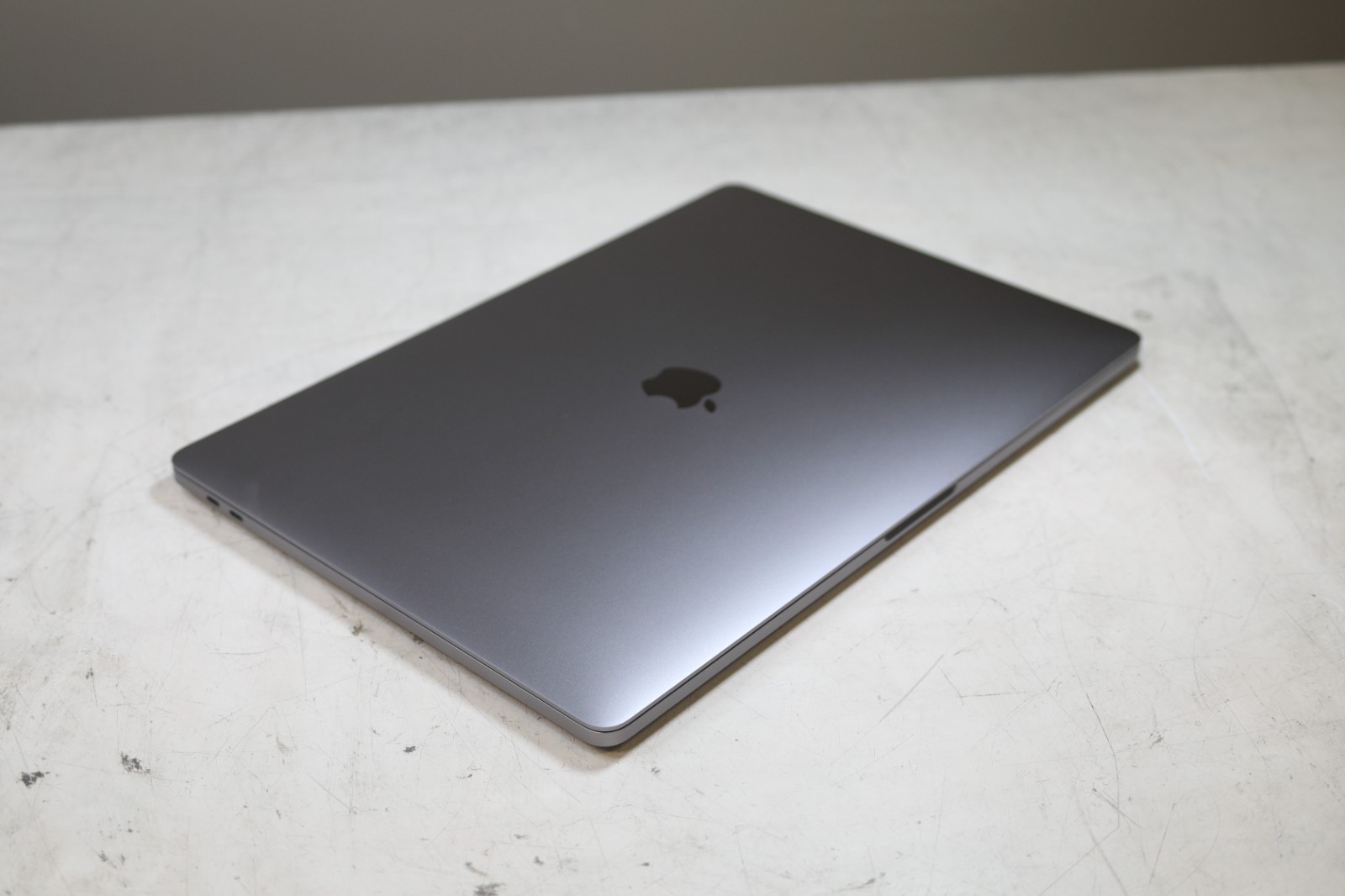 MacBook Pro (A2141) Intel Core i9-9980HK CPU 2.40GHz-32GB RAM-1TB SSD-TahoeOS