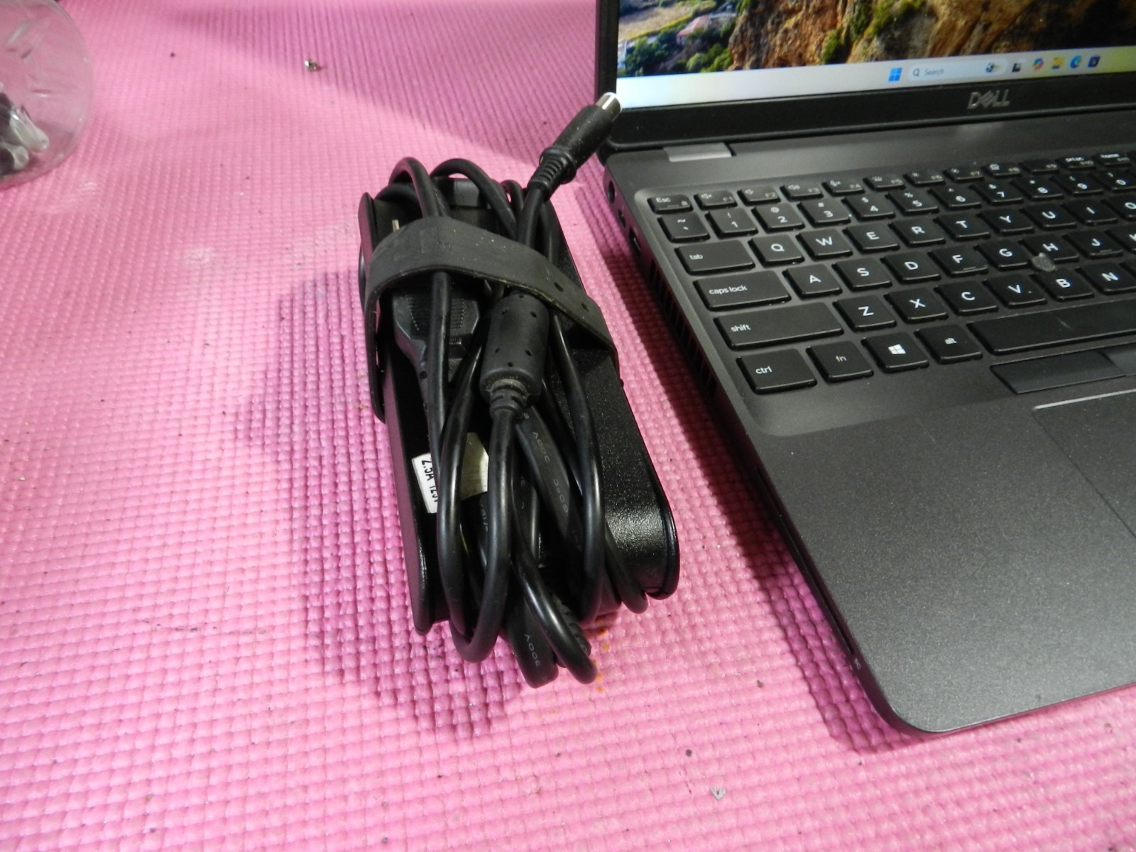 Dell Latitude 5500 | i7-8665U @1.9GHz | 8GB RAM | 256GB SSD Win 11 Pro w/charger