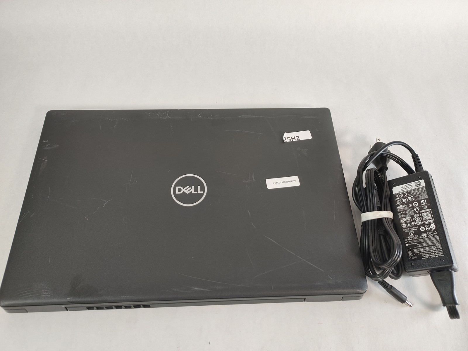 Dell Latitude 3520 Core i3-1115G4 3.00 GHz 8 GB DDR4 240 GB M.2 Windows 11 Pro