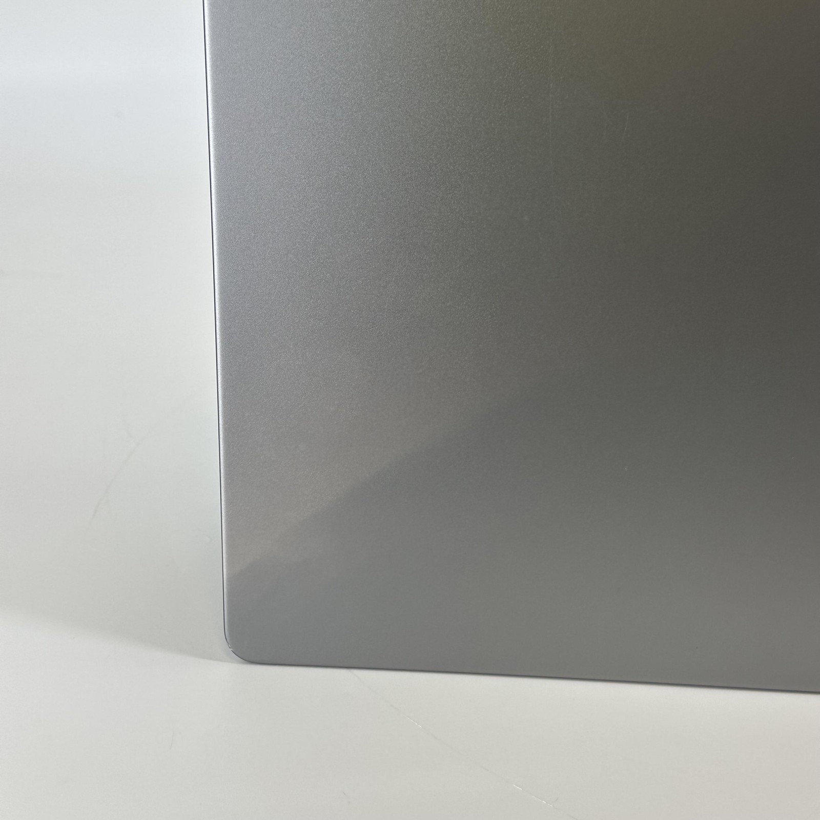 MacBook Pro 16″ Gray 2021 3.2 GHz M1 Pro 10-Core CPU 16-Core GPU 16GB 512GB