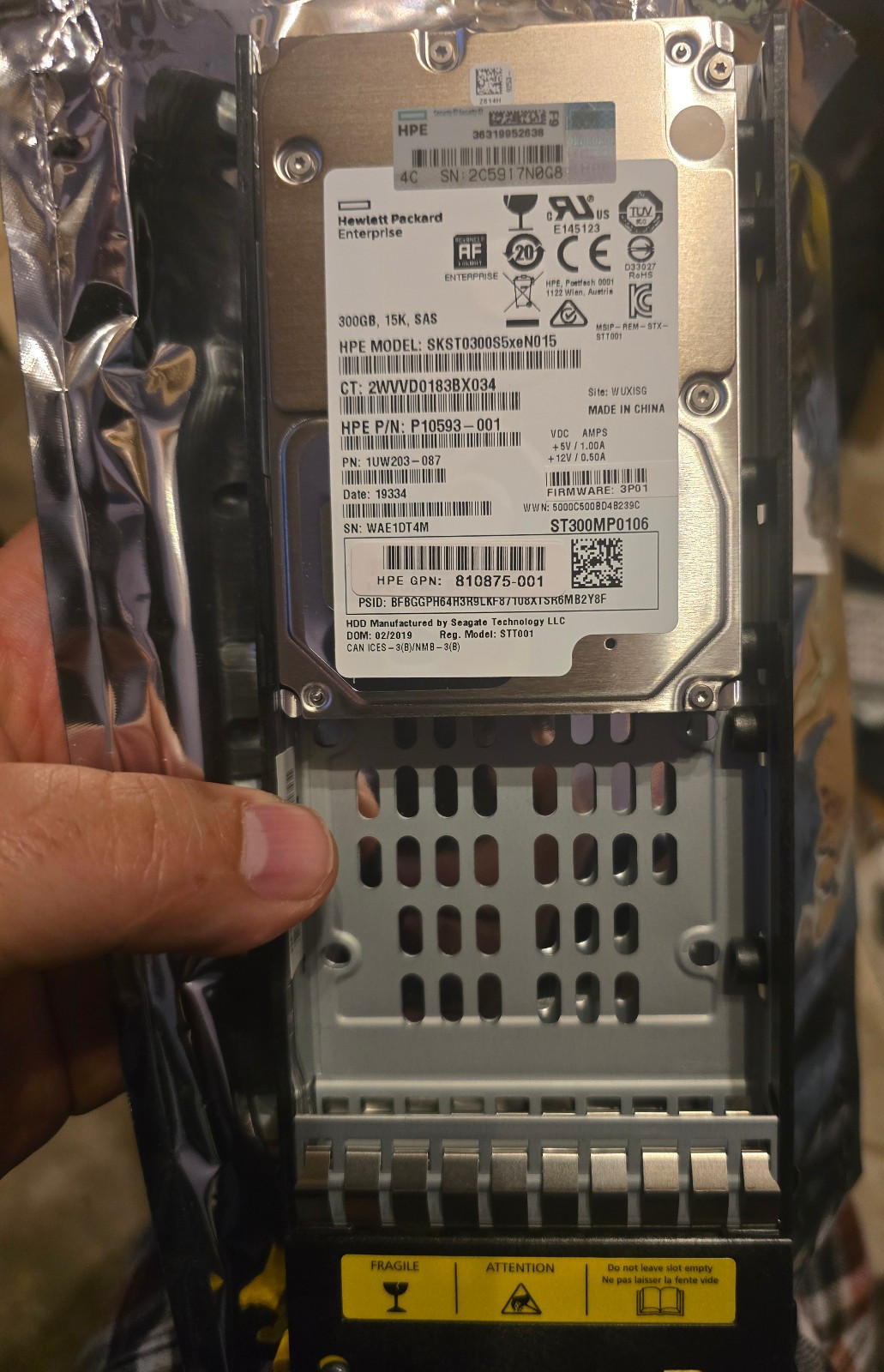 810875-001 0 Hrs w/Tray HPE 300GB SAS 12G 15K SFF HD P10593-001