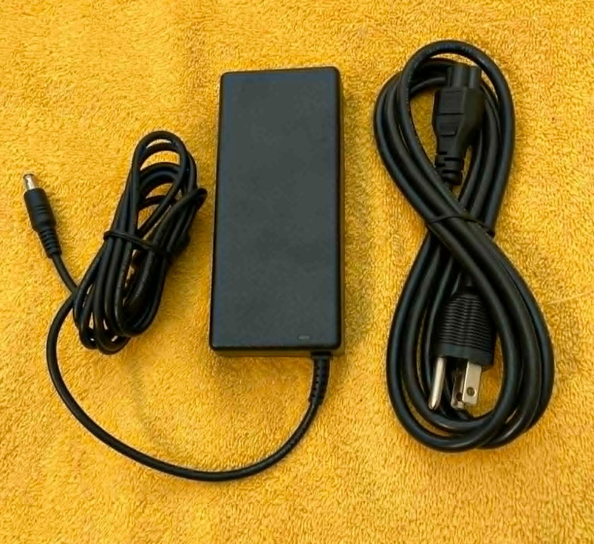 AC Computer Laptop Charger Adapter Power Supply with Power Cord – 19.V – 4.74A