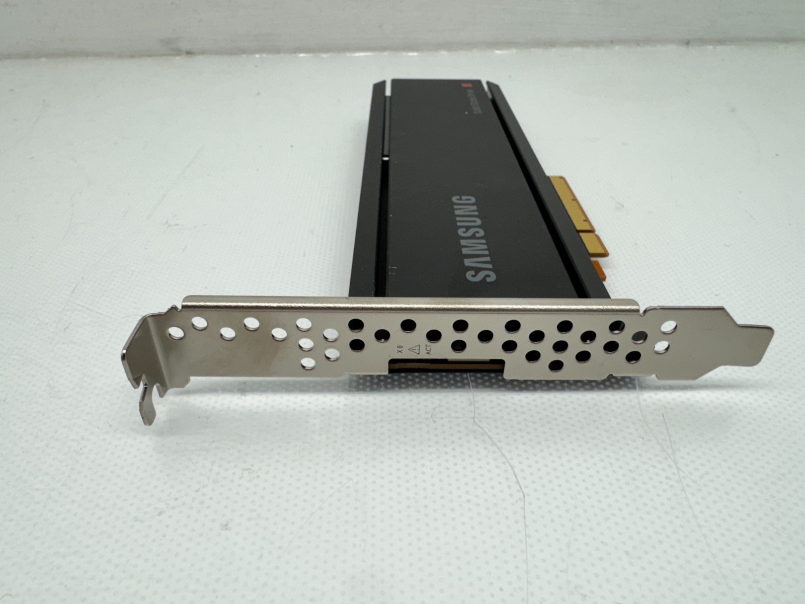 HPE Samsung PM1735 AIC 1.6TB NVMe PCI-e 4.0 SSD 3 MZPLJ1T6HBJR-00AH3 P27023-001