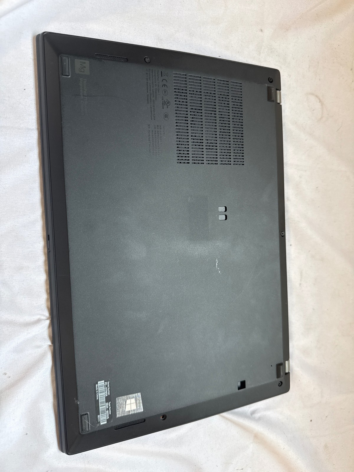Lenovo ThinkPad T14 Gen 1 AMD Ryzen 7 PRO 4750U 16GB No Drive 14″ Bad Keyboard