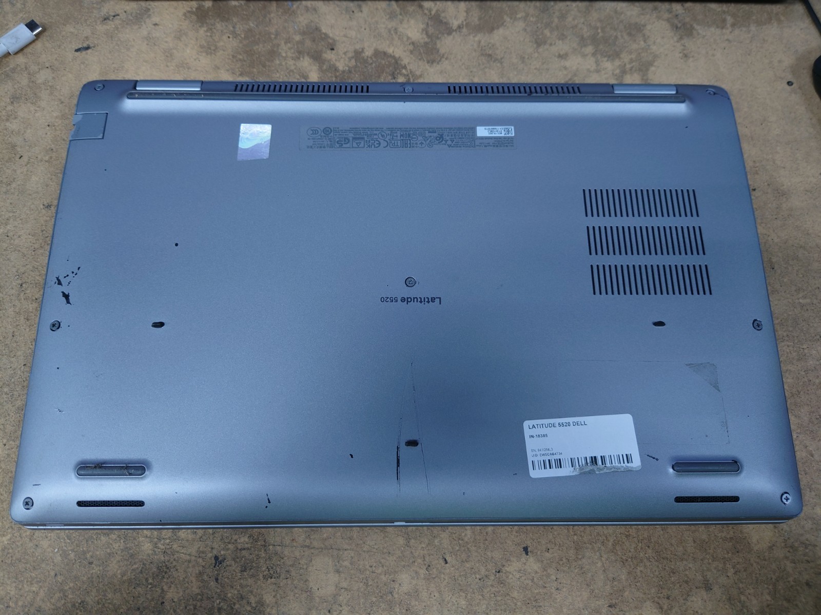 Dell Latitude 5520 15.6″ FHD i7-1185G7 16GB RAM 512GB SSD No OS