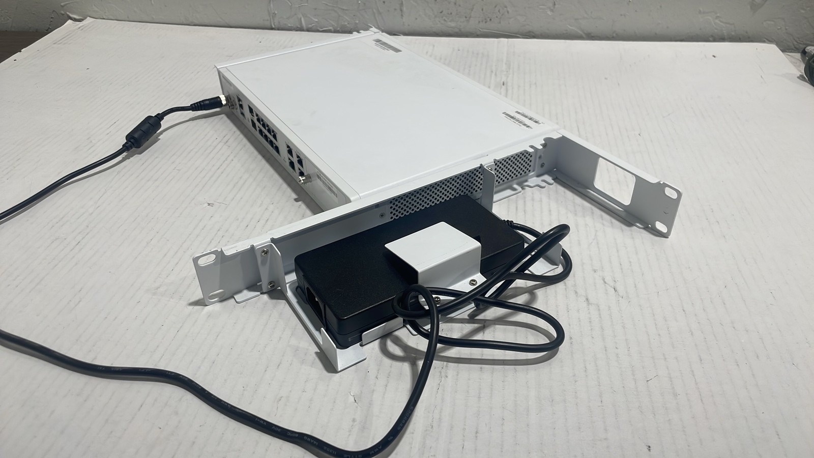 Sophos XGS 136 Next Generation Firewall Security Appliance with Power Adapter