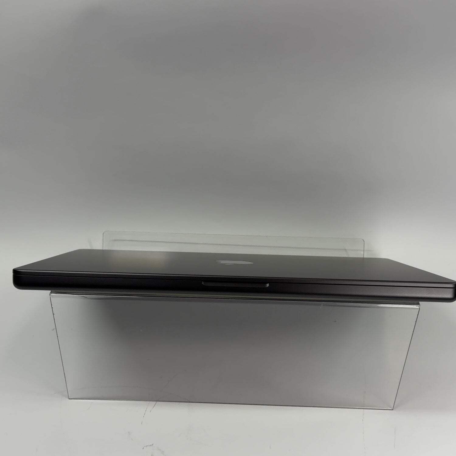 2026 Apple MacBook Pro 16″ M5 Pro 20C GPU 4.6GHz 24GB RAM 1TB SSD