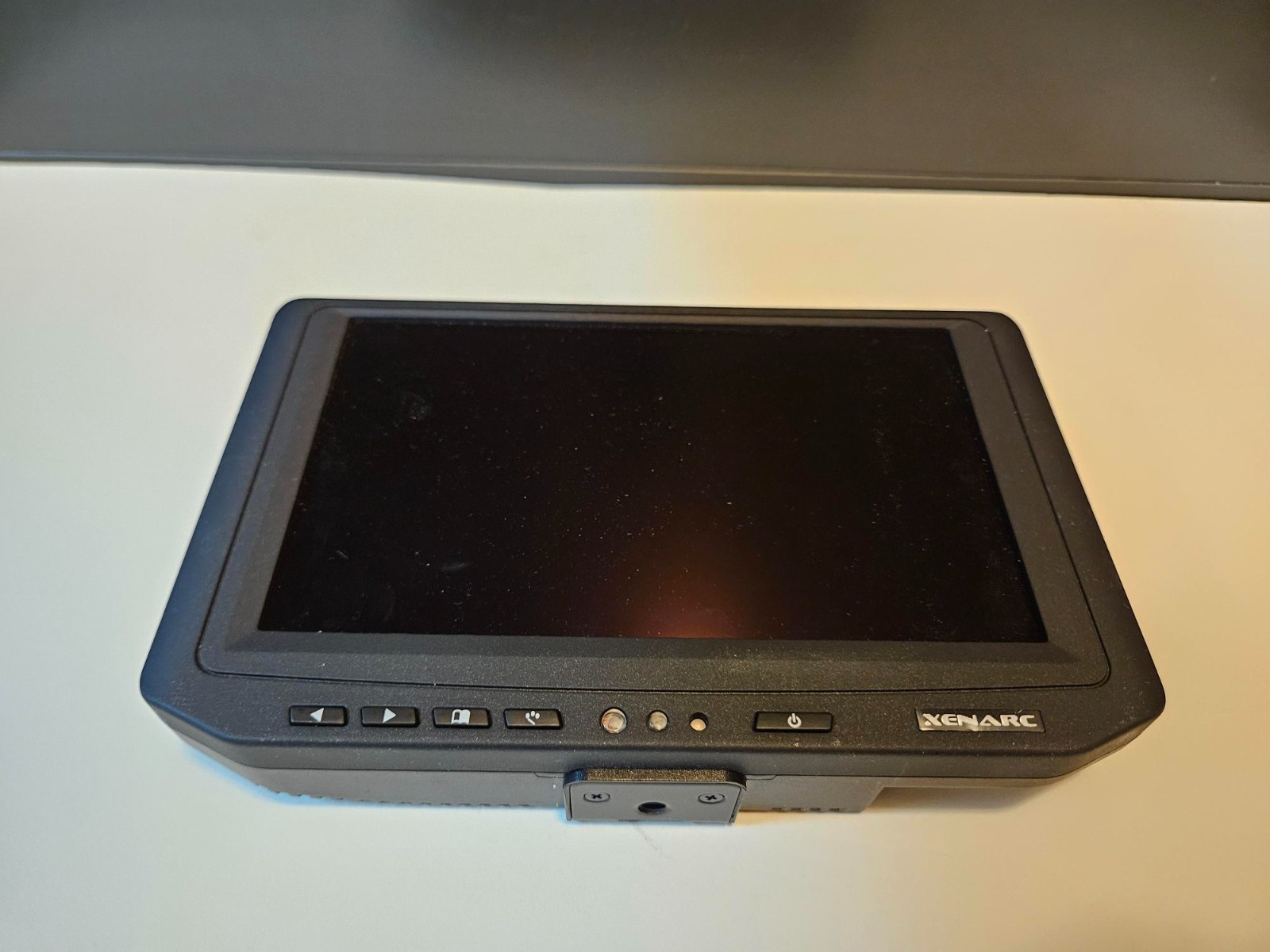 Xenarc 702GSH 7″LCD display with touchscreen with cables