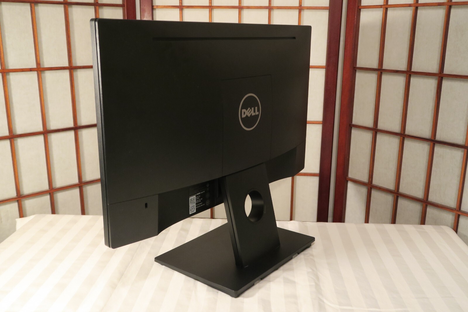 DELL E2016H 20″ 1600 x 900 LCD LED Backlit Monitor with Stand