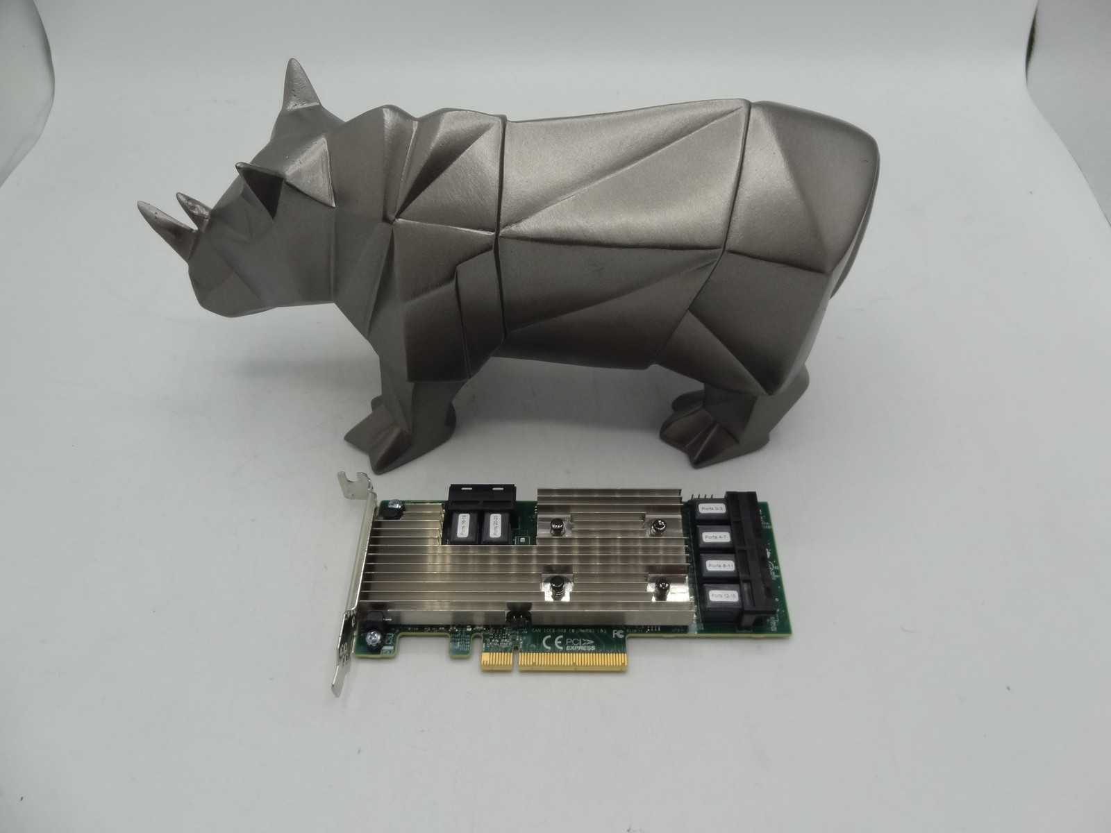 Broadcom 9305-24I LSI 12Gb/s 24-Port Internal PCI Express 3.0 Controller