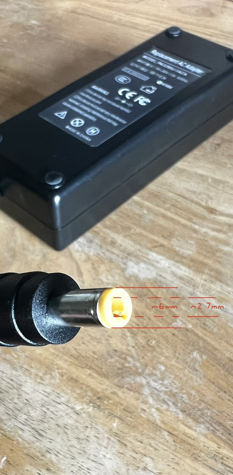 AC Adapter / Laptop Power Supply