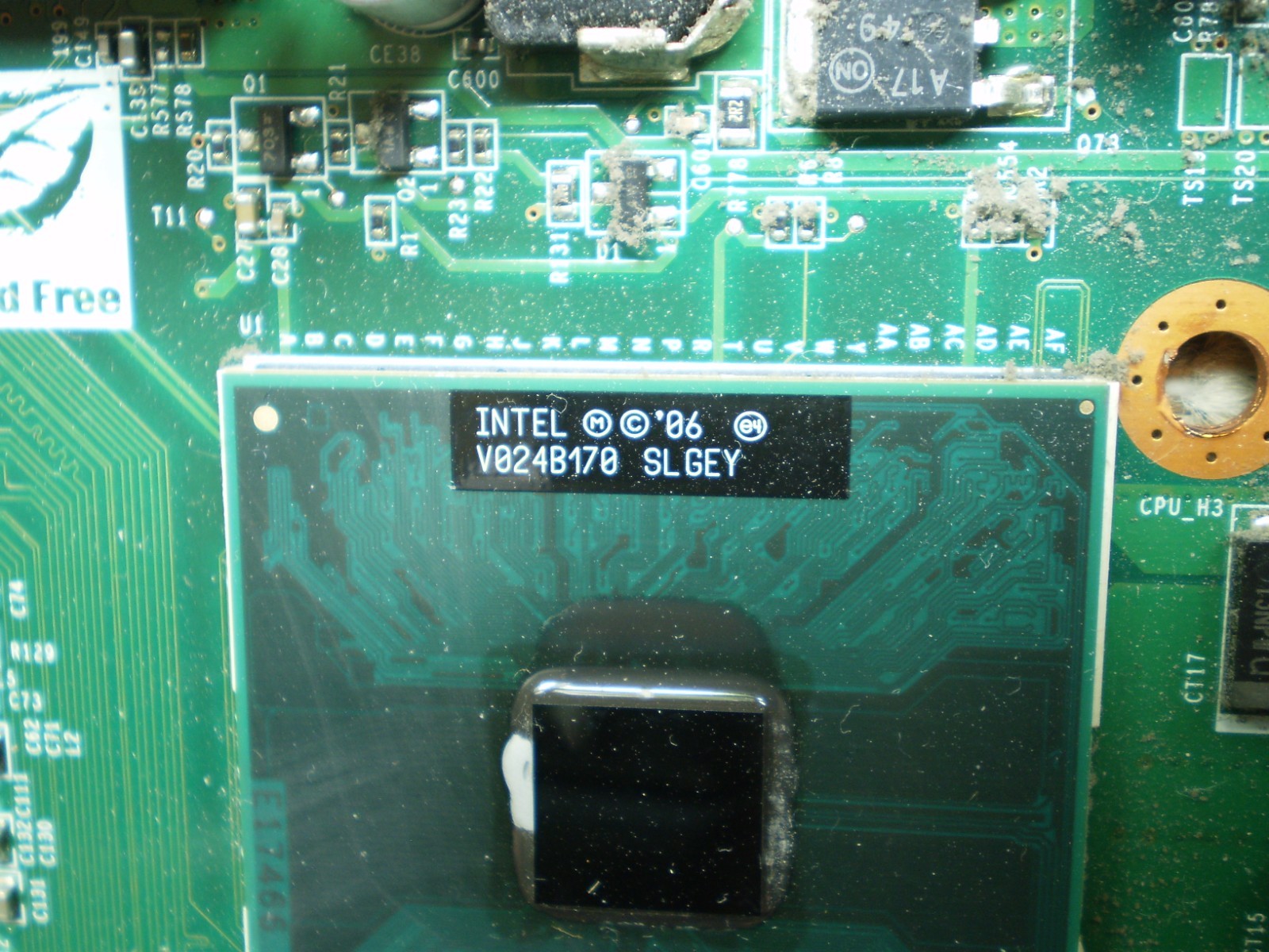 Intel Celeron T3100 1.9 GHz CPU 800 MHz 1MB Cache micro-FCPGA Processor SLGEY