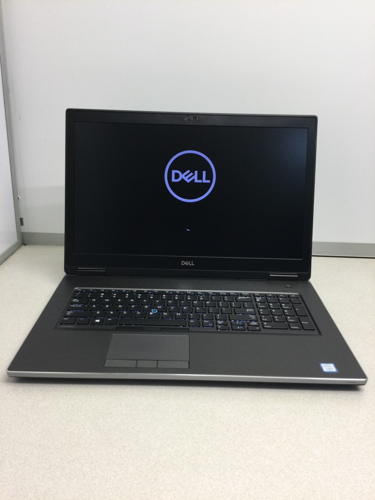 Dell Precision 7740 17.3″Core i7-9750H 48GB RAM 256 GB SSD 2.60GHz WIN 11 PRO
