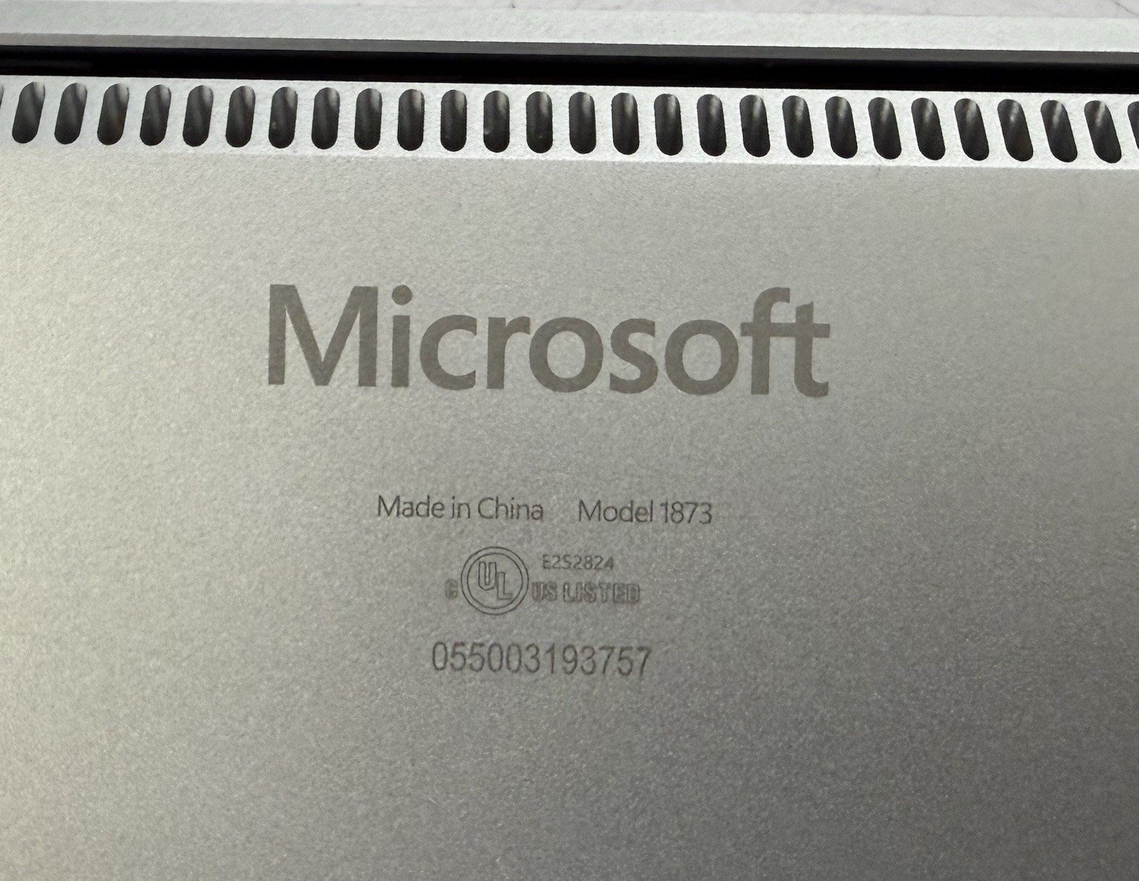 Microsoft Surface Laptop 3 1873 15″ Ryzen 5 8GB RAM 256GB (Some Times No Power)