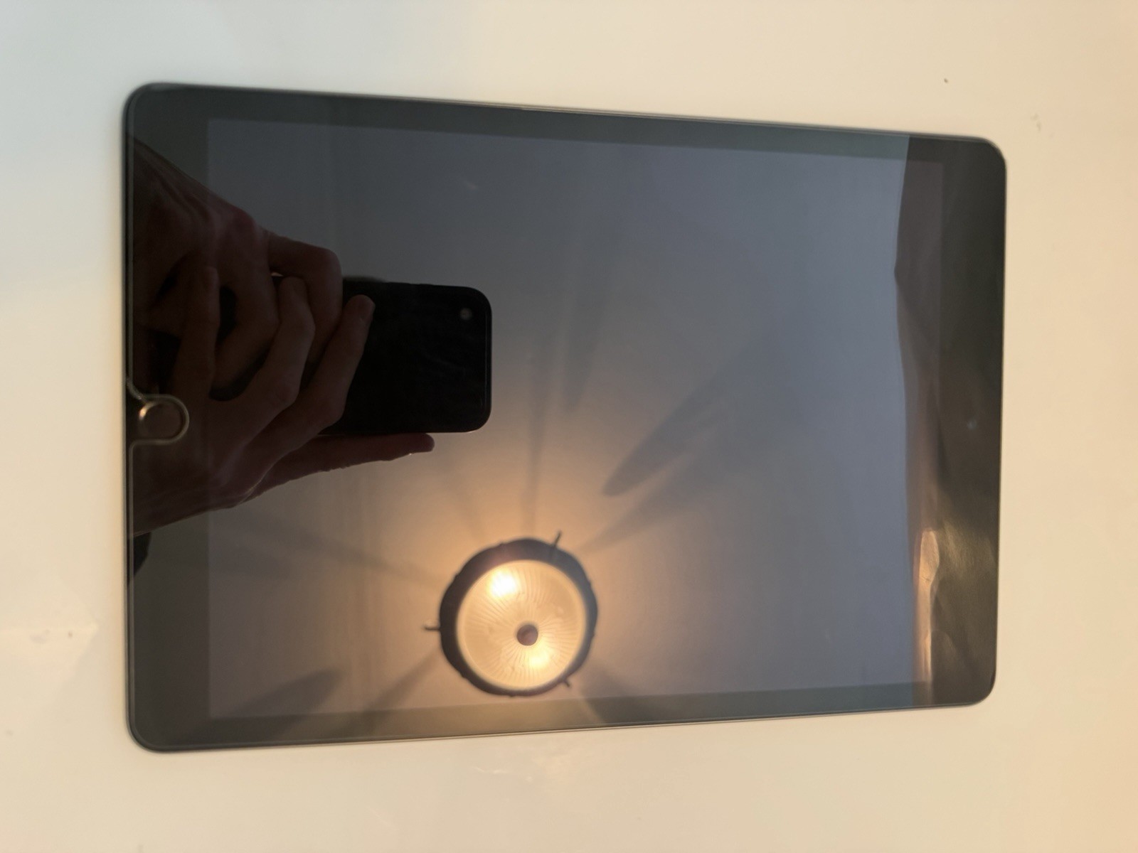 Apple iPad 9th Gen 64GB Wi-Fi Space Gray A2602 Excellent Condition