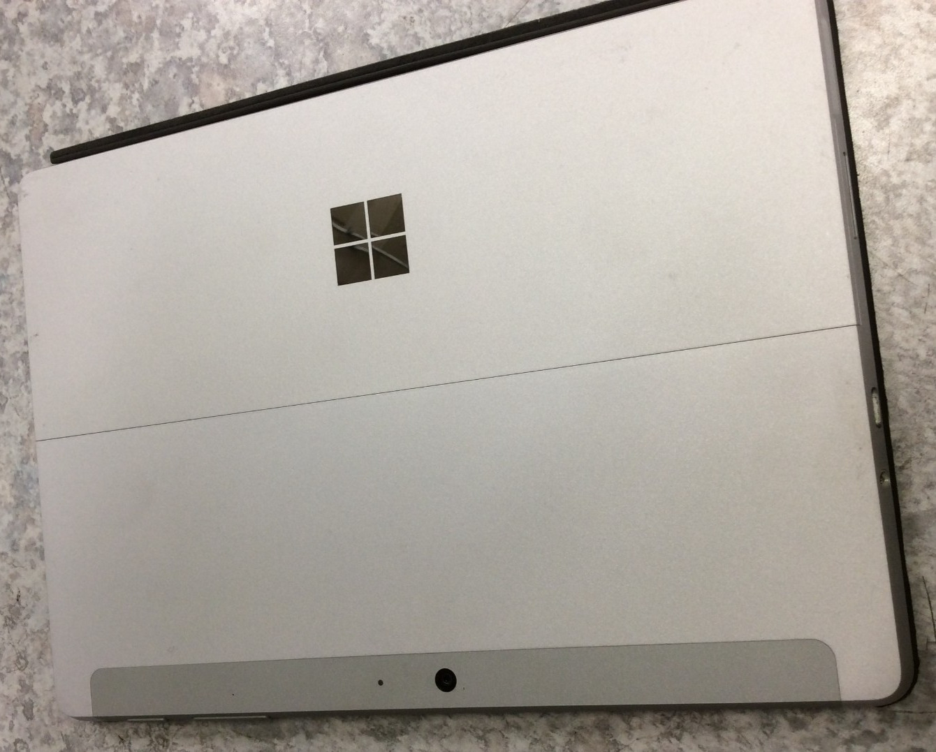 Microsoft Surface Go 2 1926 (10.5″, Intel m3 8100Y, 4GB, 64GB Win 11 NO Chg