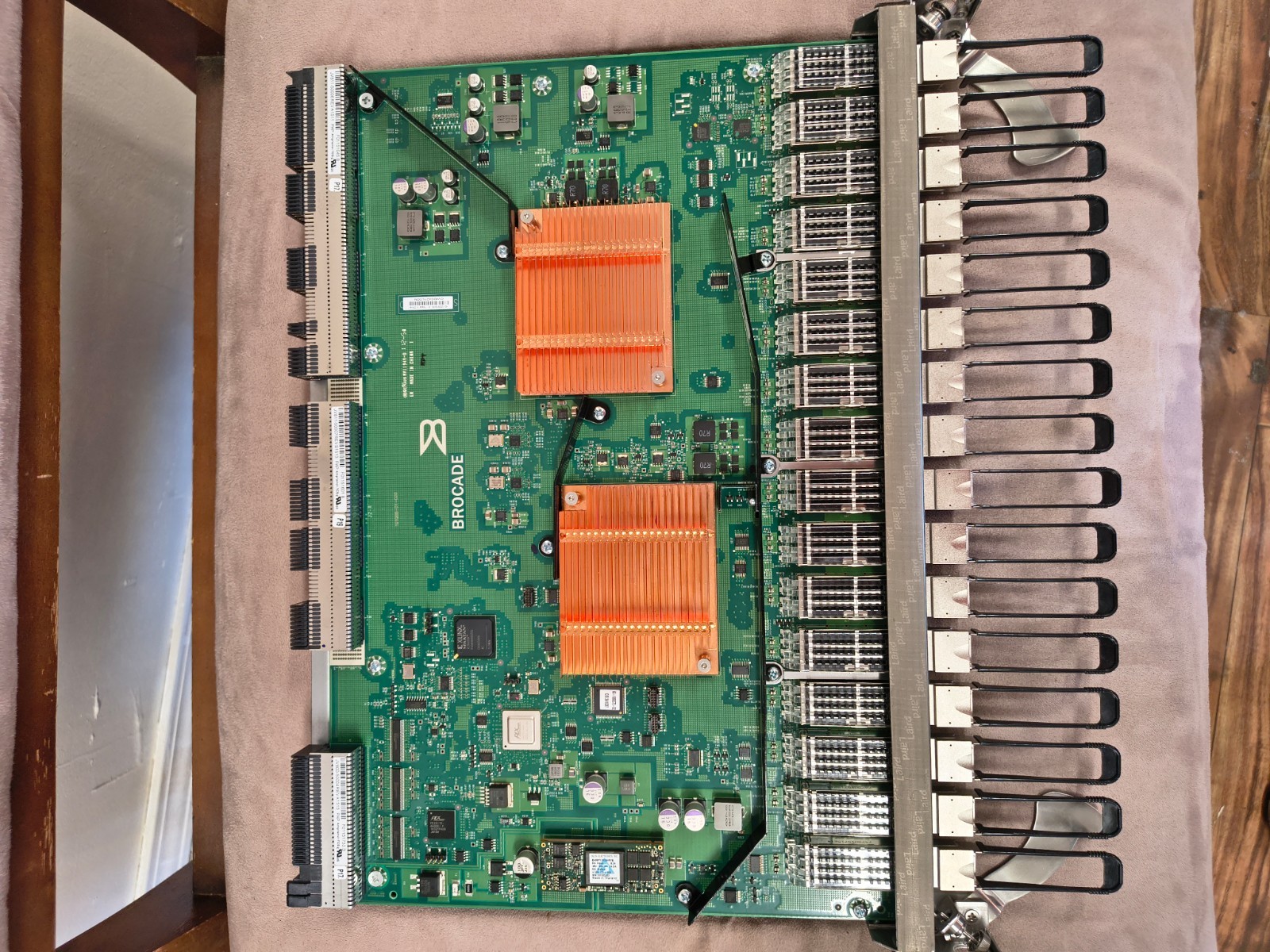 Brocade FC16-64 64 Fiber Channel 64-Port 1U Blade w/4x16G QSFP+ Optical Modules