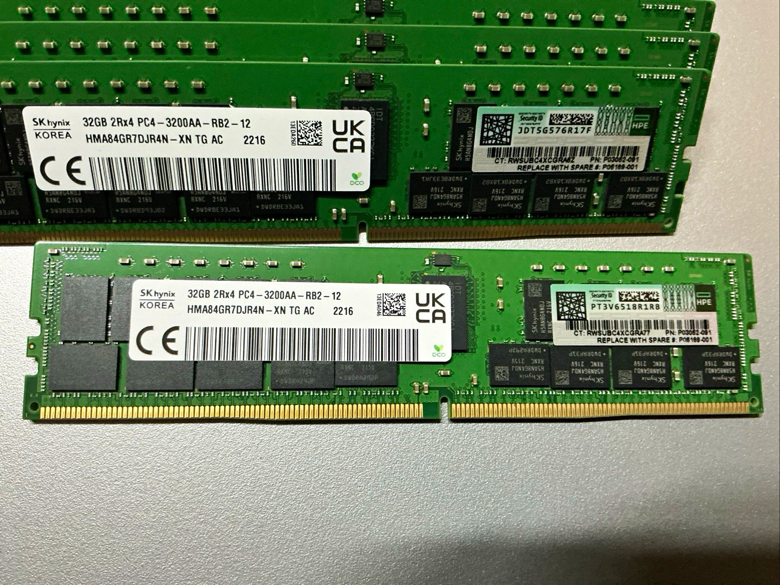 SK hynix32GB (1x32GB) DDR4 ECC Registered RDIMM PC4-3200AA 288P