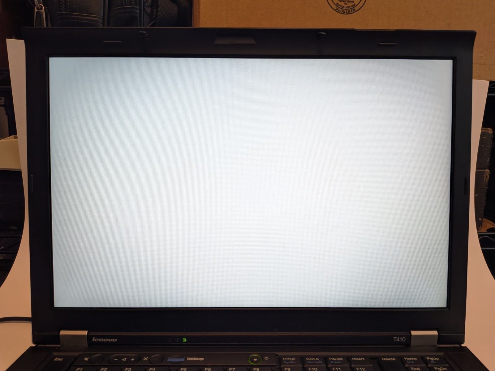 Lenovo Thinkpad T410 Laptop i5-M520 2.5gb ram 500gb HD TESTED NEEDS BATTERY