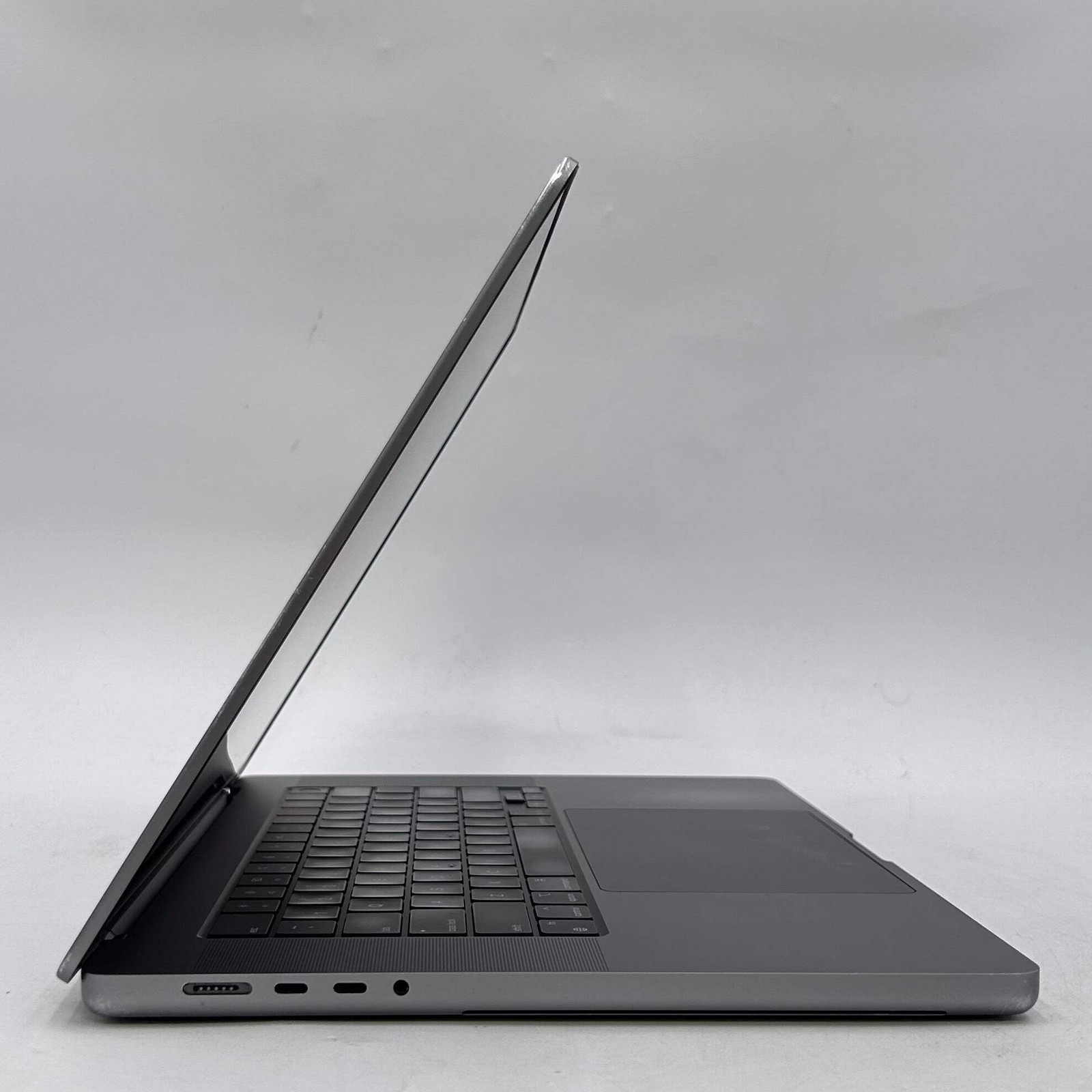 2021 Apple MacBook Pro 16″ M1 Pro 16C GPU 3.2GHz 16GB RAM 512GB SSD A2485