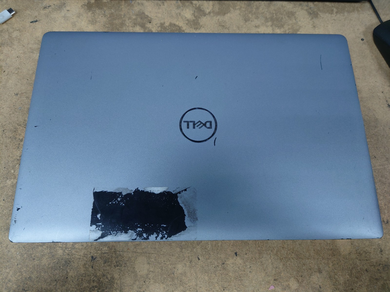 Dell Latitude 5520 15.6″ FHD i7-1185G7 16GB RAM 512GB SSD No OS
