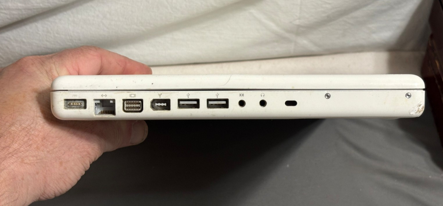 Vtg APPLE 13″ MACBOOK 160GB OS-X Laptop computer A1181 2G RAM 1.83MHz Core Duo