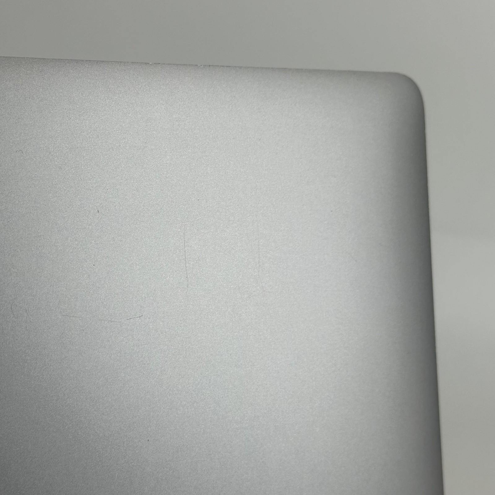 MacBook Pro 16 Touch Bar Space Gray 2019 2.4GHz i9 32GB 1TB SSD Radeon Pro 5500M