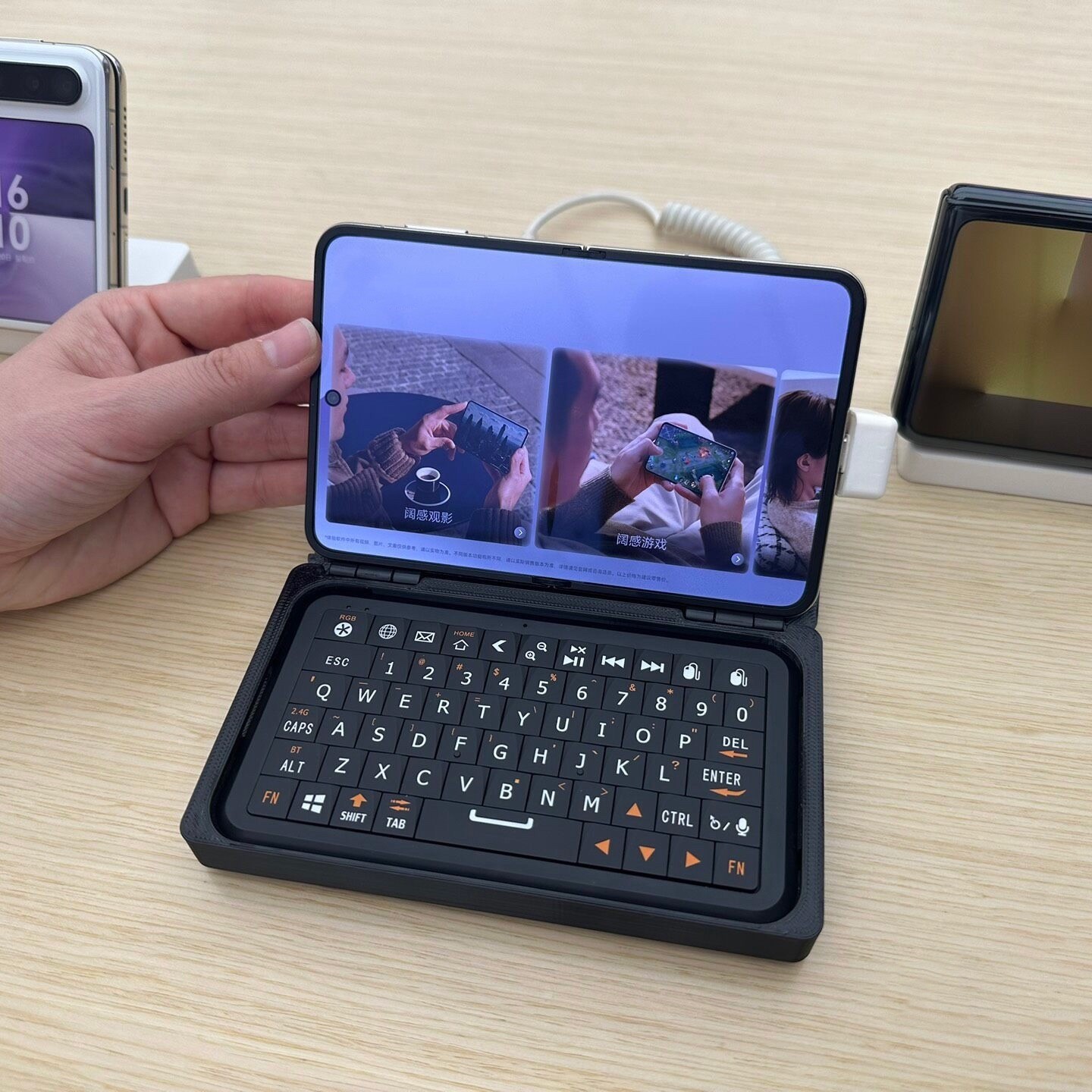 Bluetooth Foldable Magnetic Keyboard with Backlight – Phone into Mini Laptop