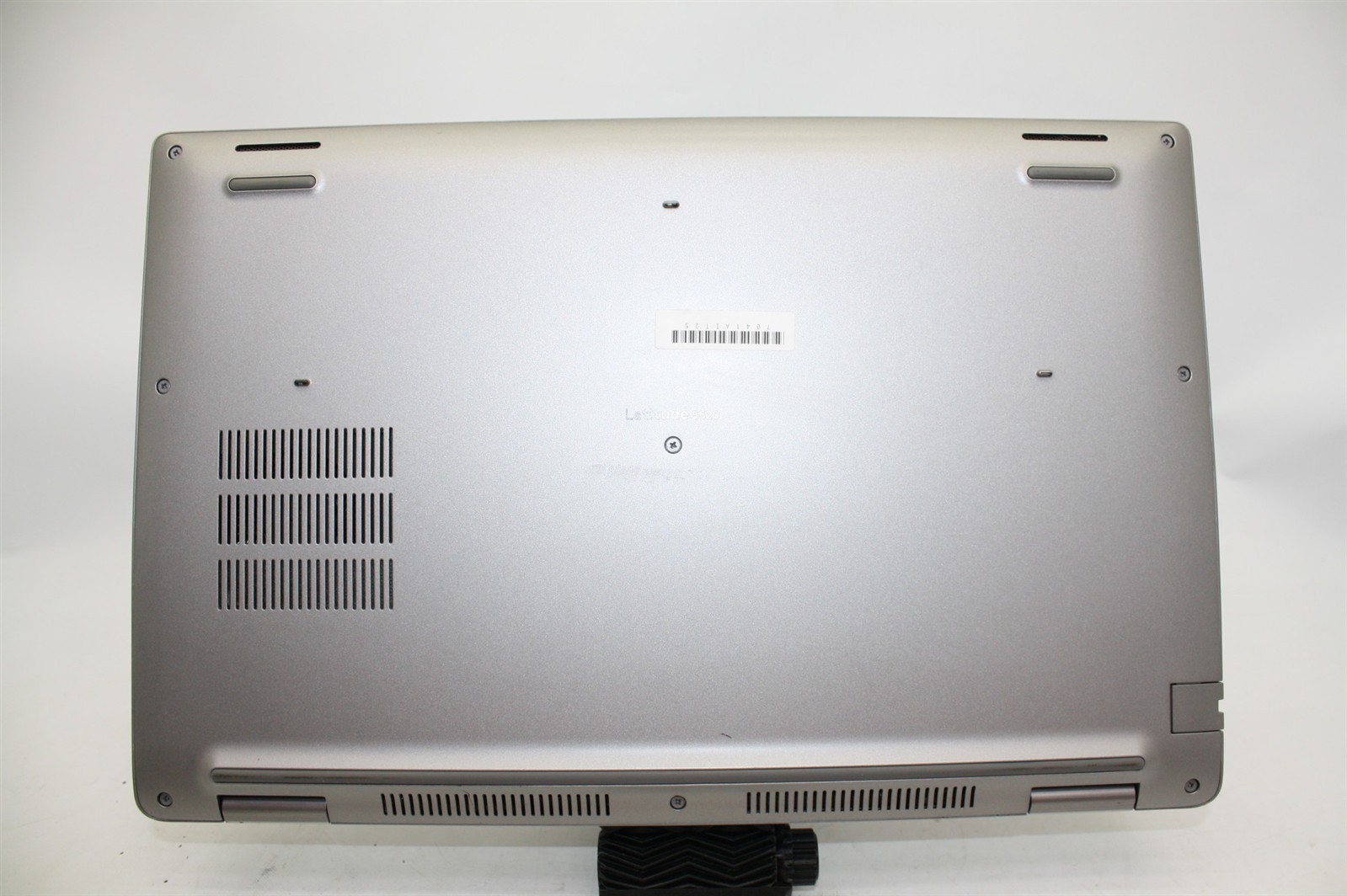 15.6″Dell Latitude 5520 i7-1185G7 3.00GHz RAM 16GB NVMe 256GB/Cosmetic issue