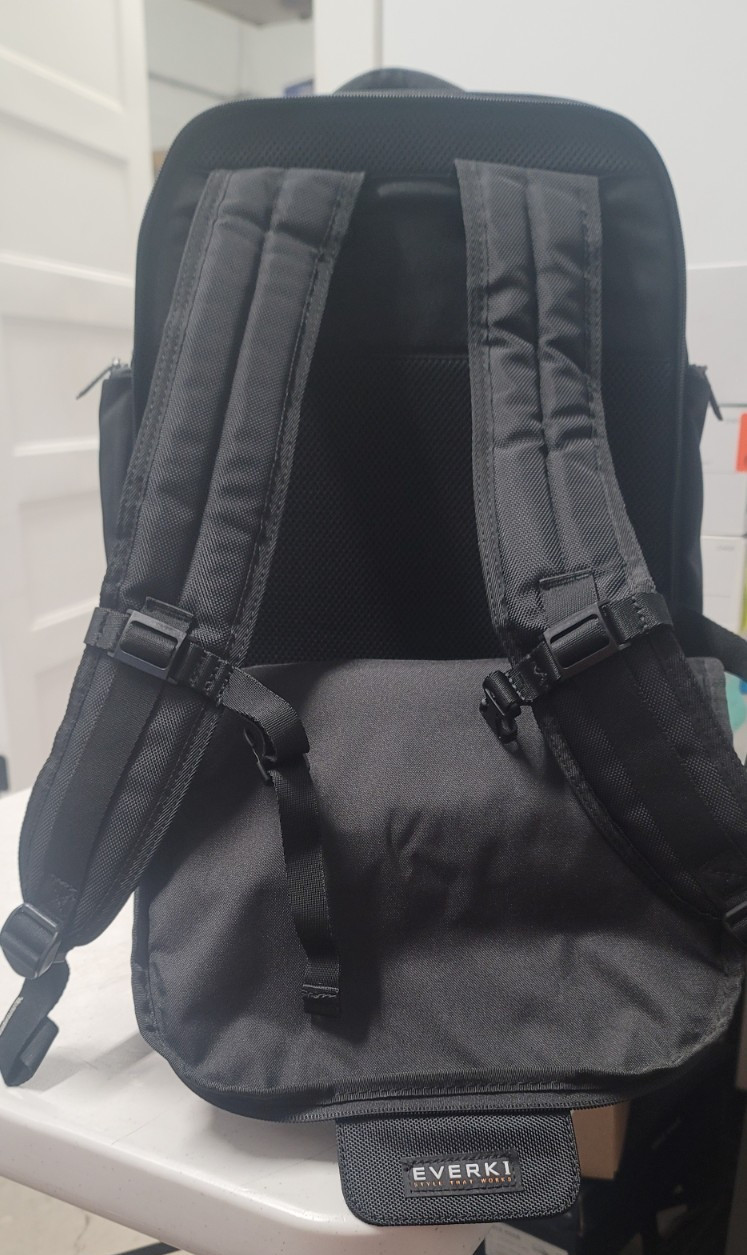 Everki Atlas Wheeled 17.3″ Laptop Backpack – EKP122