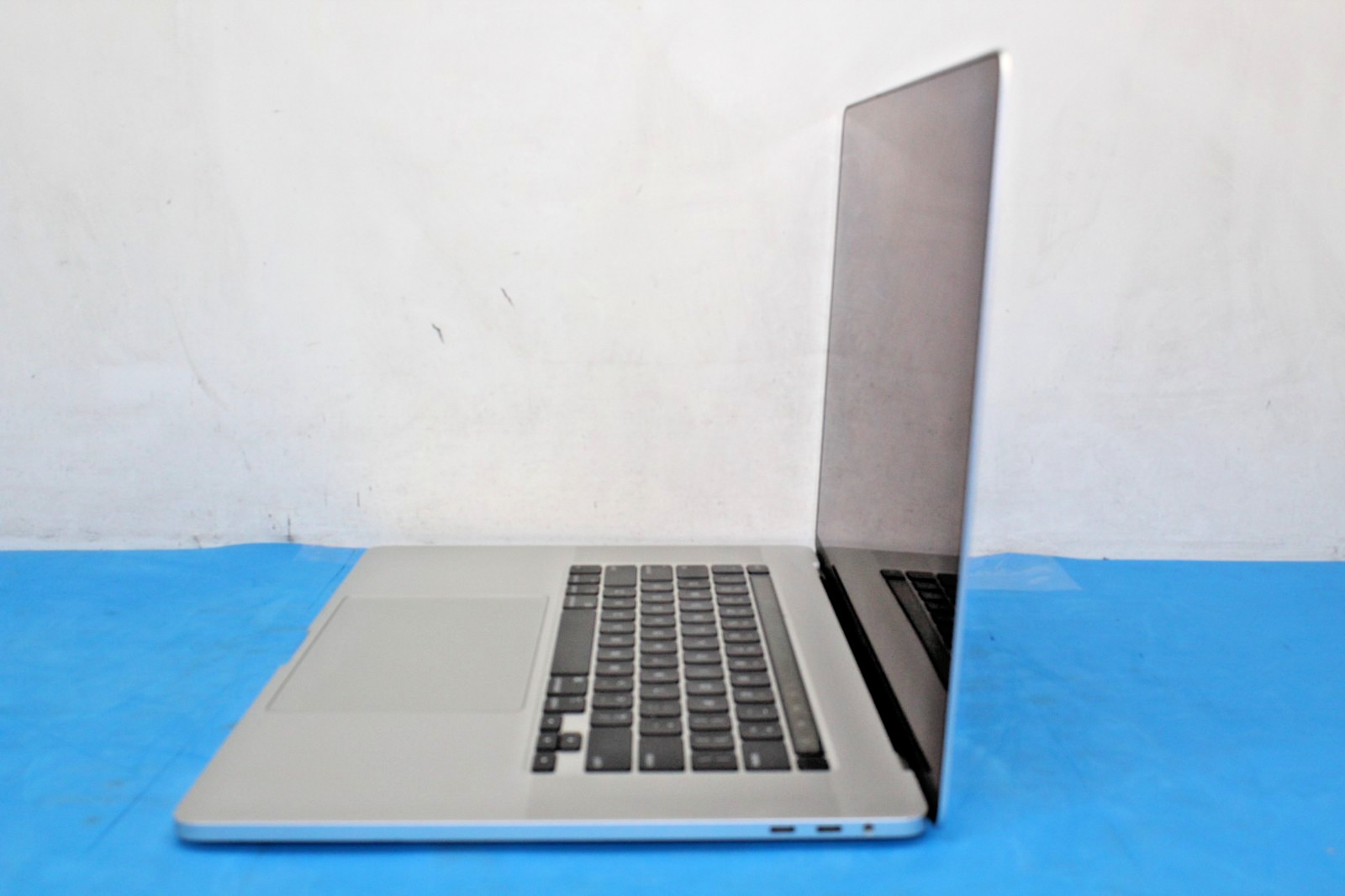 Apple MacBook Pro A2141 2019 16″ I9-9880H 16GB 1TB SSD THAO TOUCHBAR & ID T9-A12