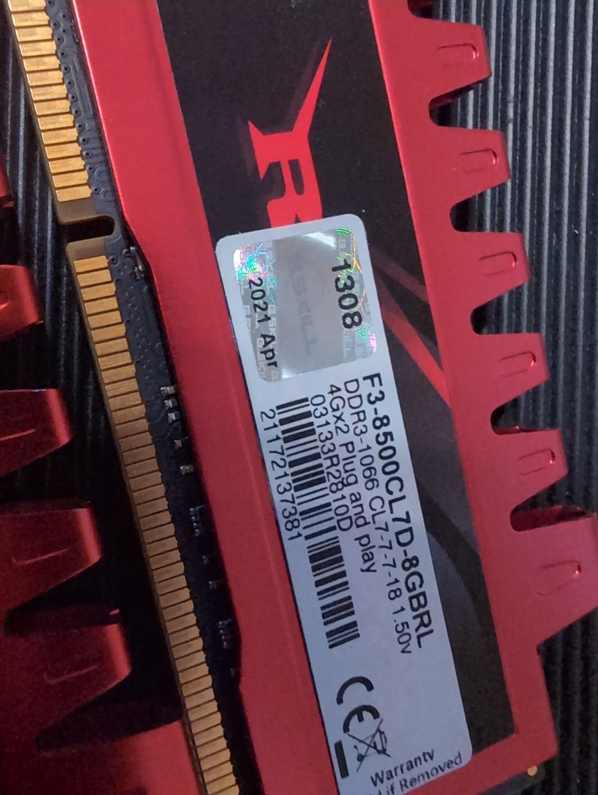 G.SKILL RIPJAWS 8GB 2x4GB DDR3 1066MHZ F3-8500CL7D-8GBRL Desktop 240p GAMING RAM