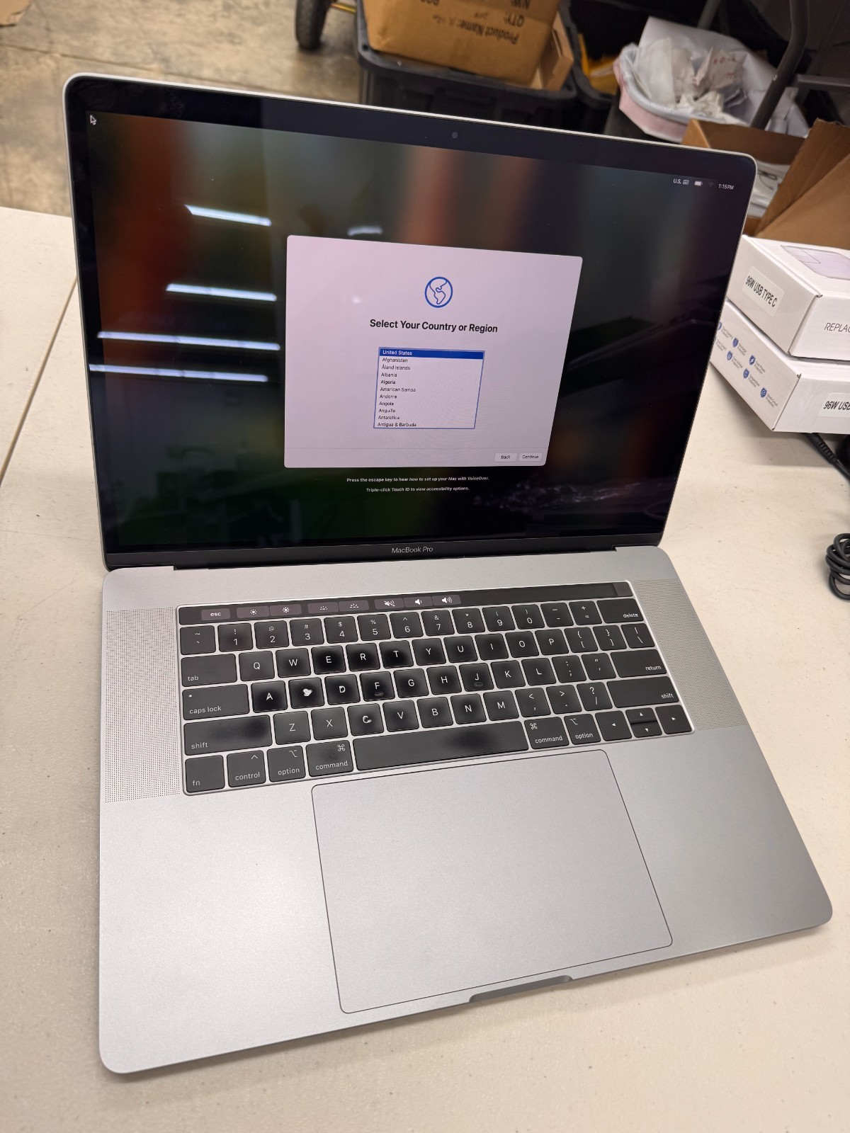 Apple MacBook Pro 15” 2019 A1990 Core i7-9750H 2.6GHz 16GB RAM 256GB SSD Mojave