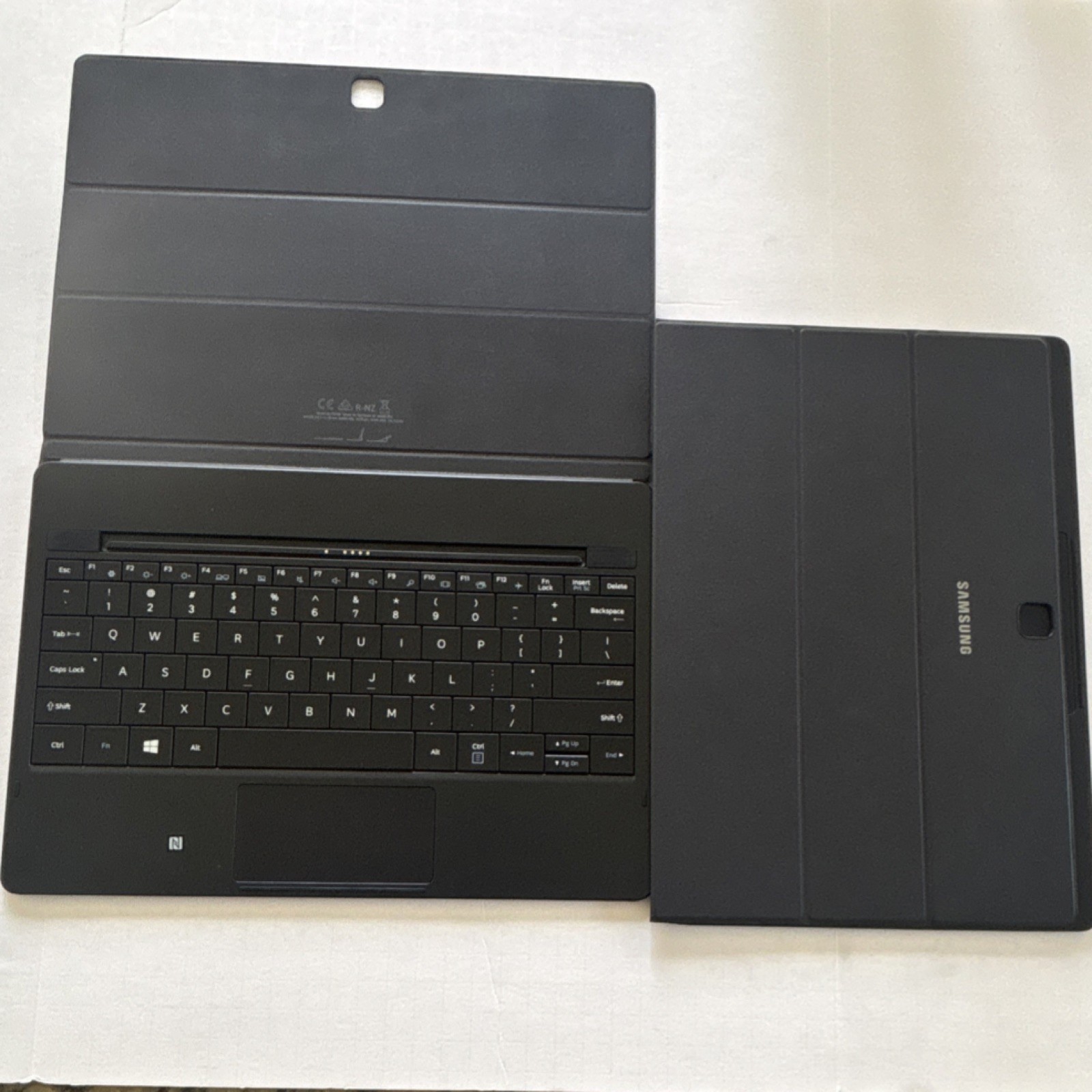 Samsung Keyboard Folio Case Black with Integrated Stand for Tablet