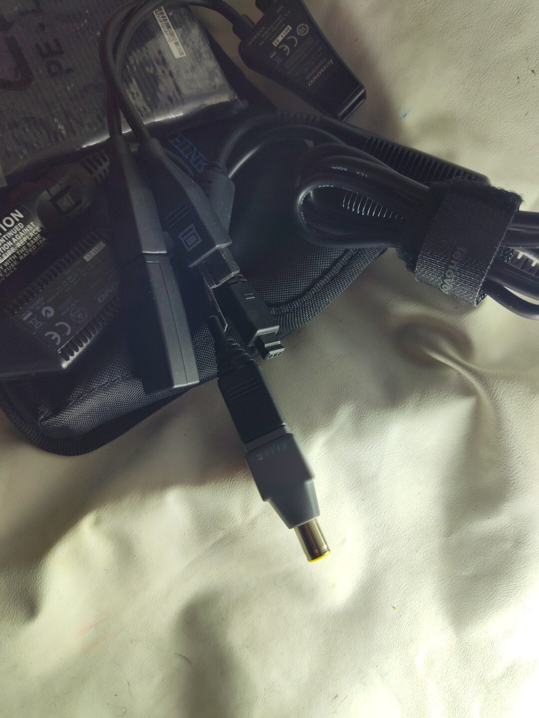Pre-owned Lenovo 20V 4.5A Power Adapter 41R4493