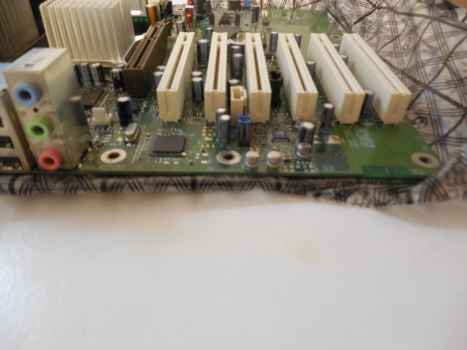 Intel D865GBF D865PERC Socket mPGA478B Motherboard P4 2.8GHz 1024MB DDR 2(512mb)