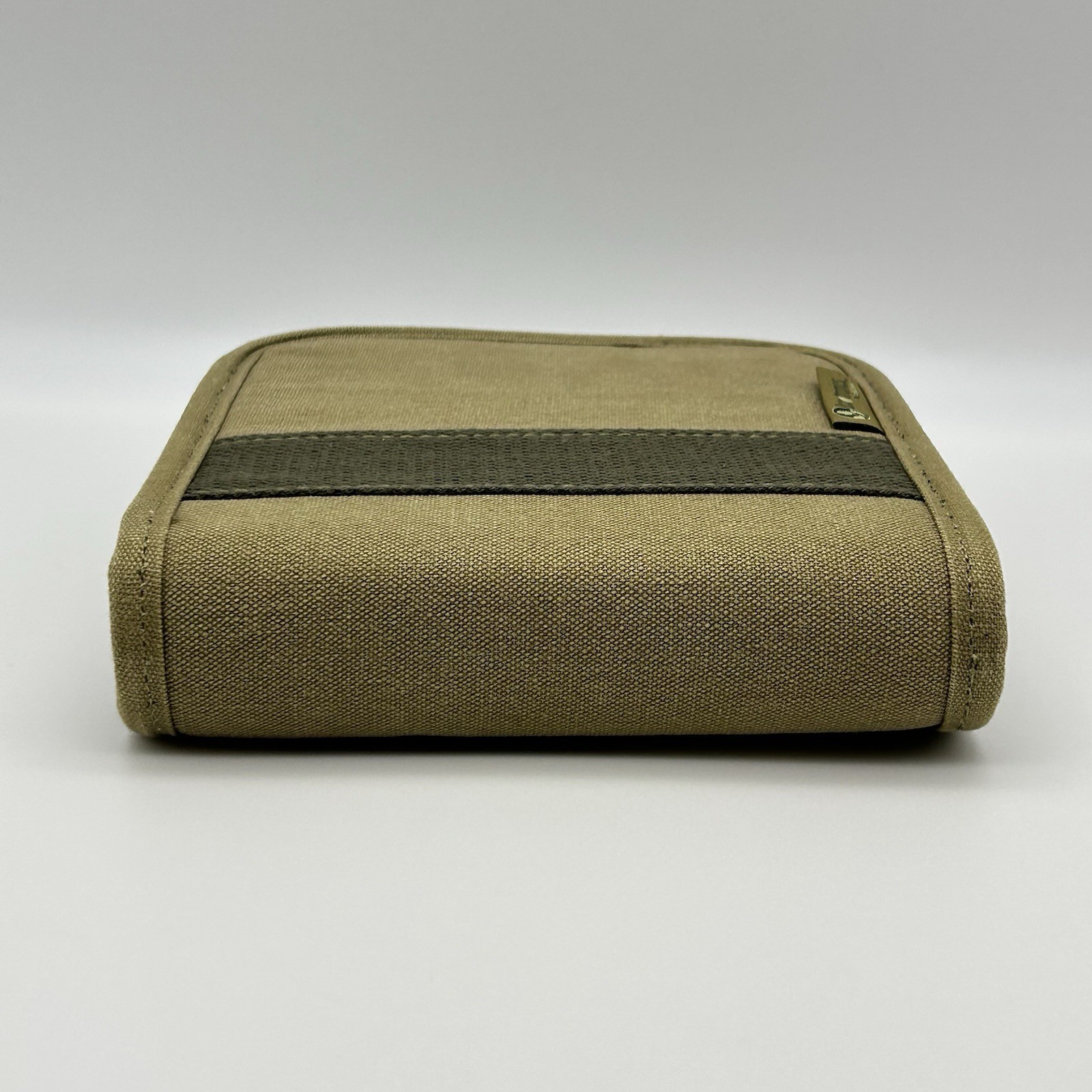 Eco-Tronics by LeZura – 22 CD DVD Soft Zipper Case Army Green Natural Cotton Y2K