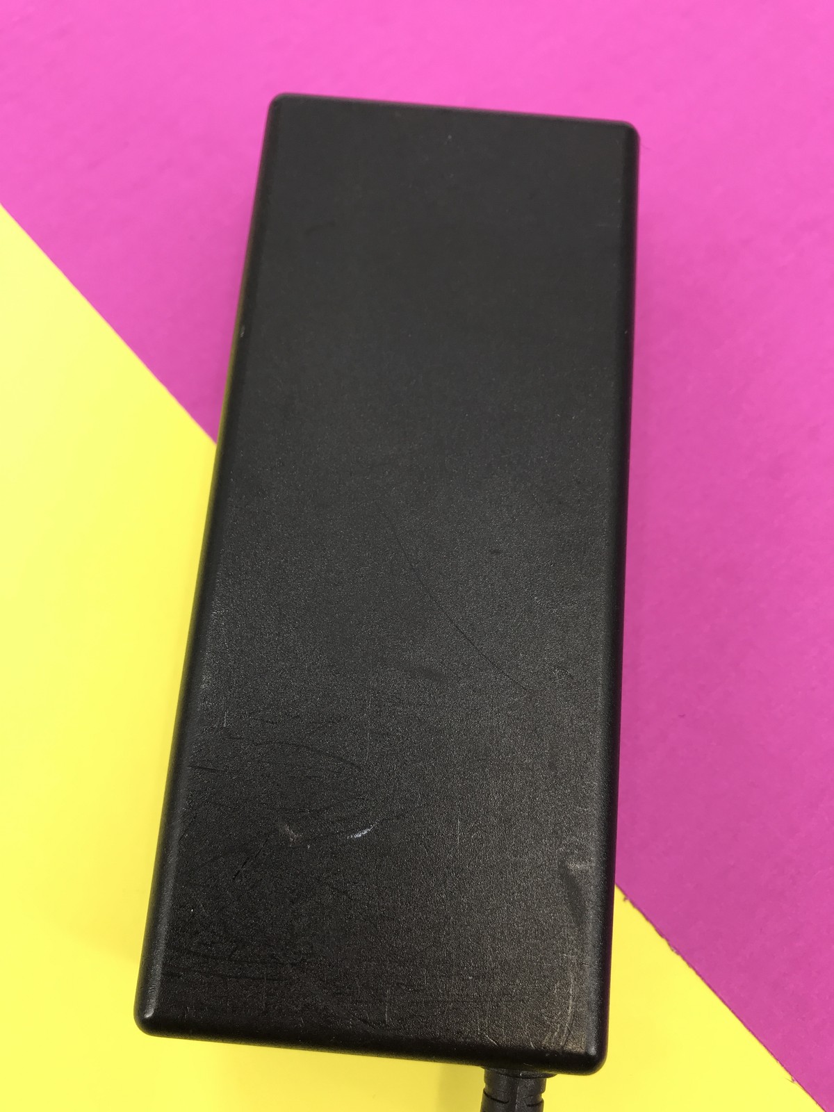 Genuine Compaq HP PPP014L 18.5V 4.9A 90W AC Power Charger – Black #U4958