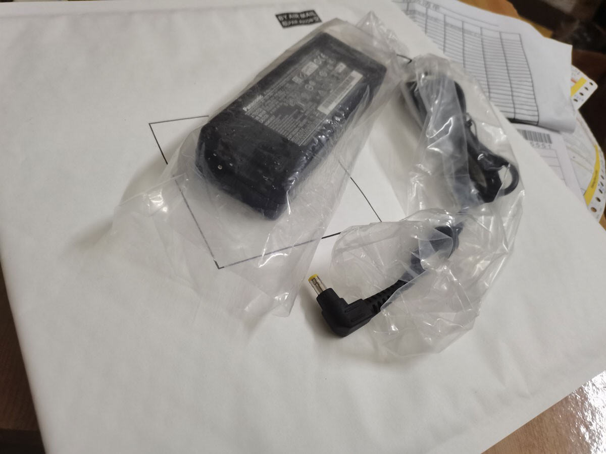 For Panasonic Toughbook CF-D1 MK3 Charger new Original 15.6V 7.05A CF-AA5713A MZ