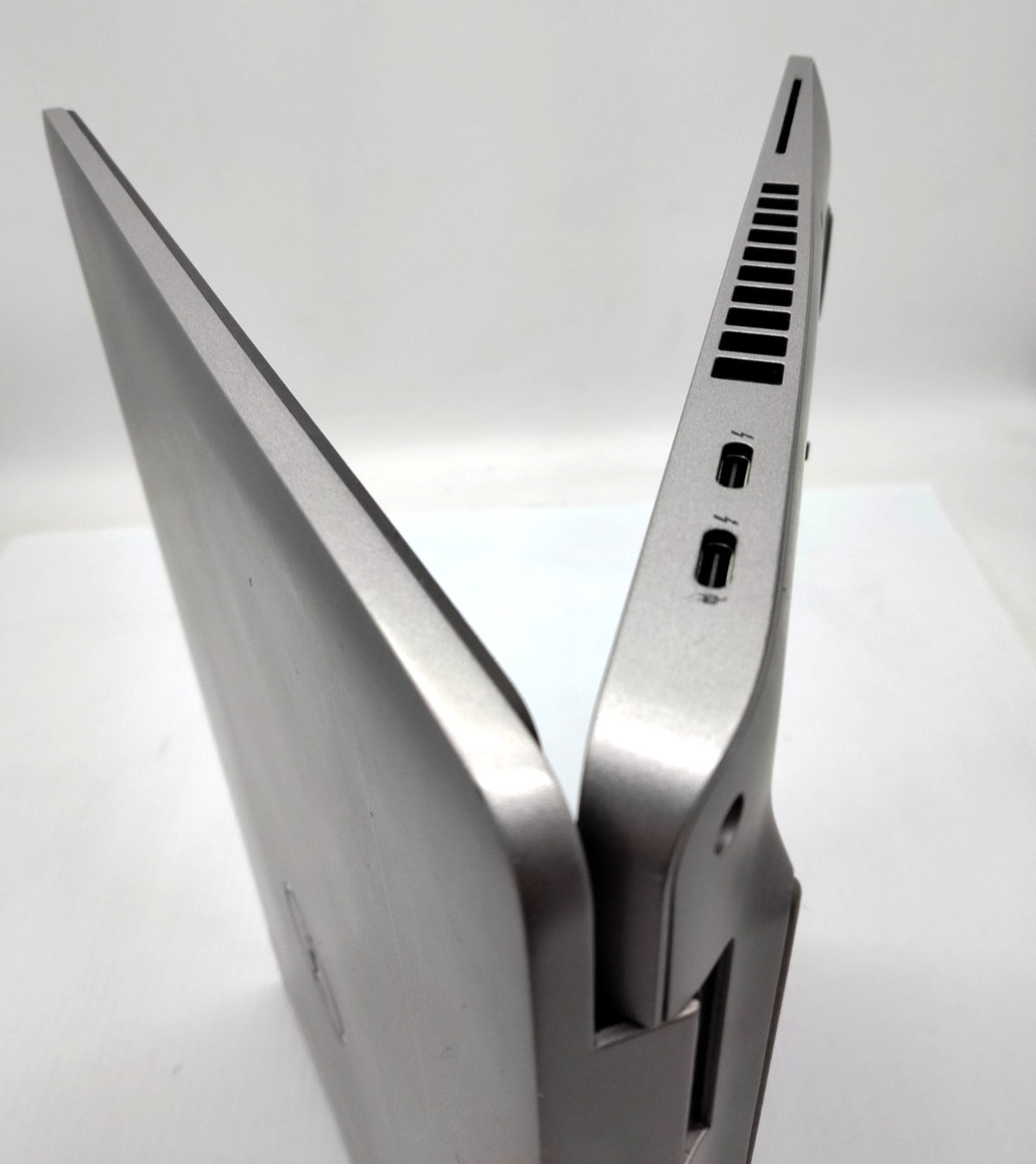 Dell Precision 5520 i7-1185G7 Boot to bios No Ram No SSD laptop