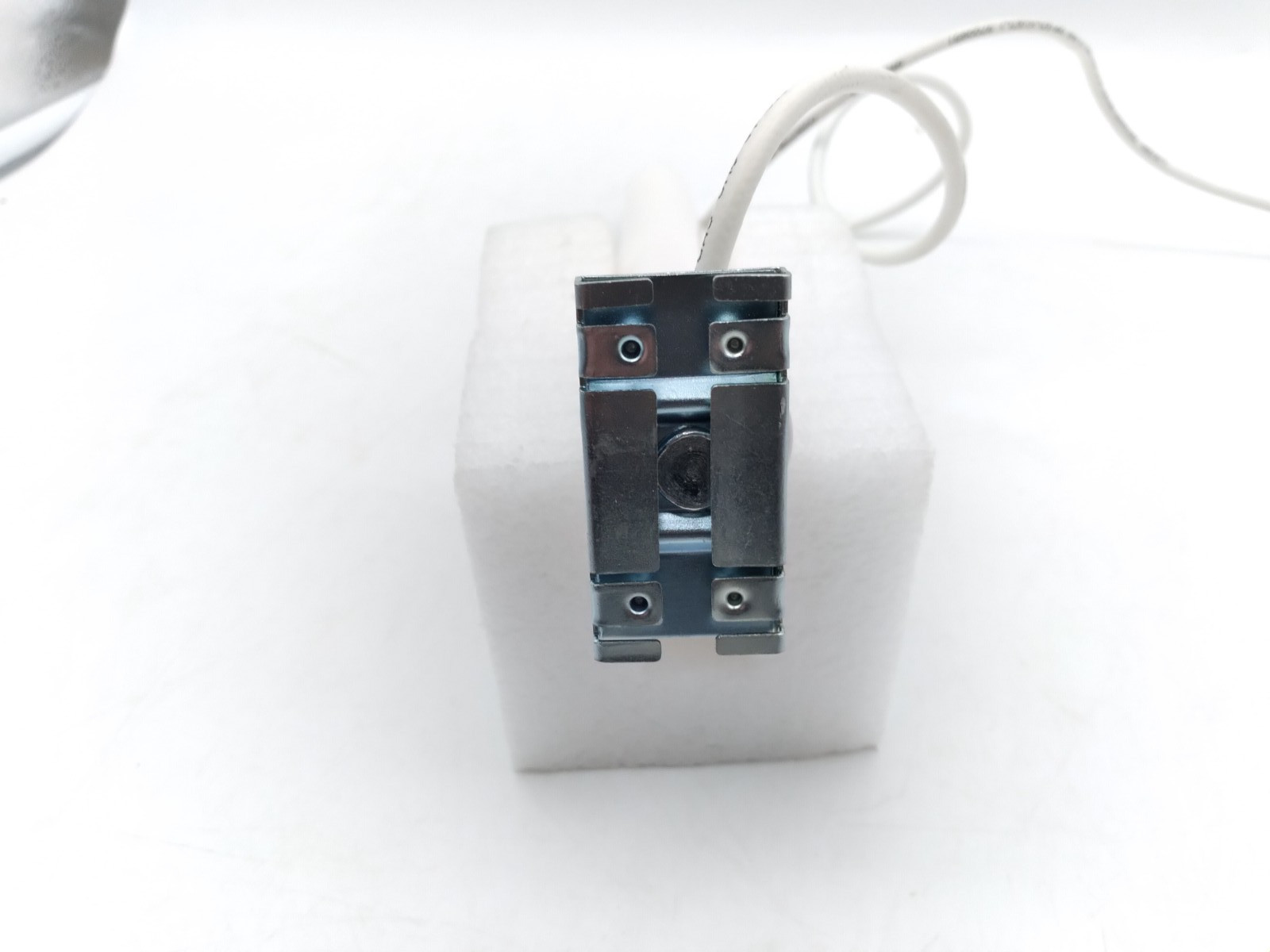 Cisco AIR-ANT1728 2.4GHz 5.2dBi Omni directional antenna